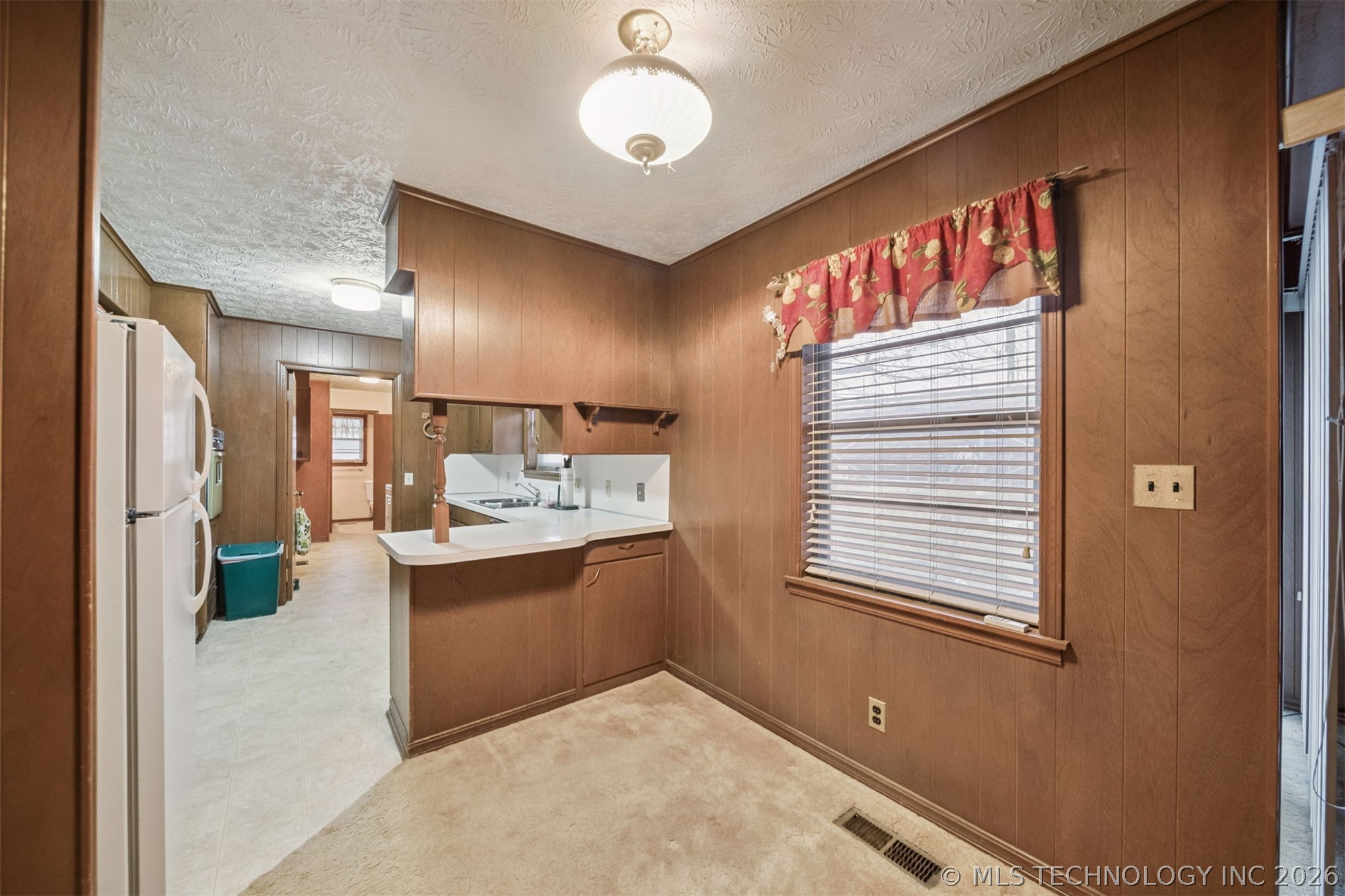 320 E 17th Street Property Photo 11