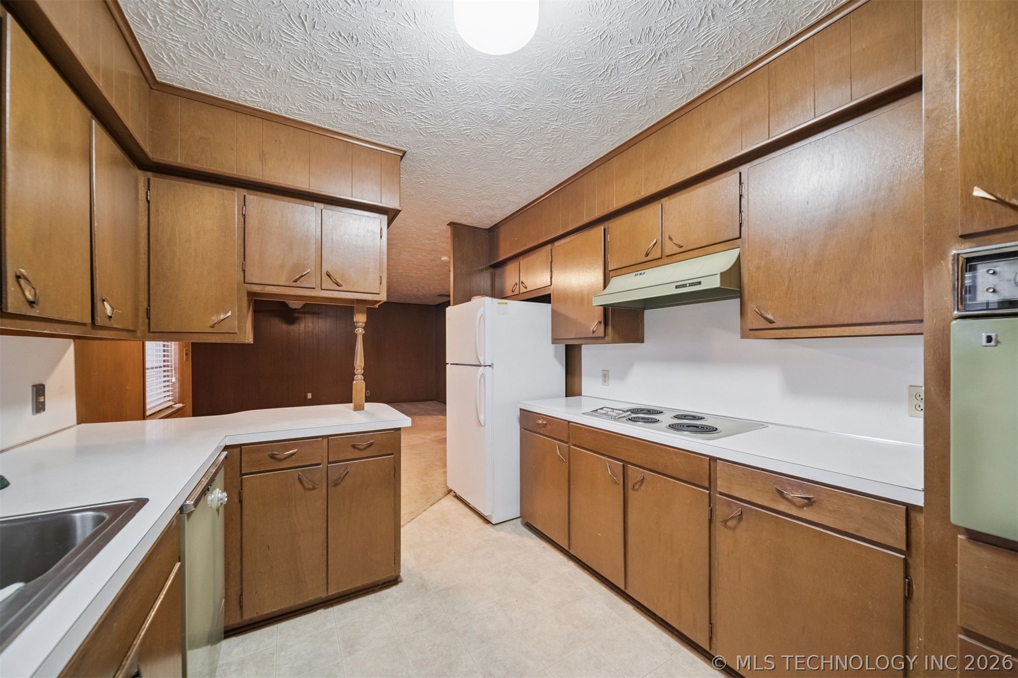 320 E 17th Street Property Photo 13