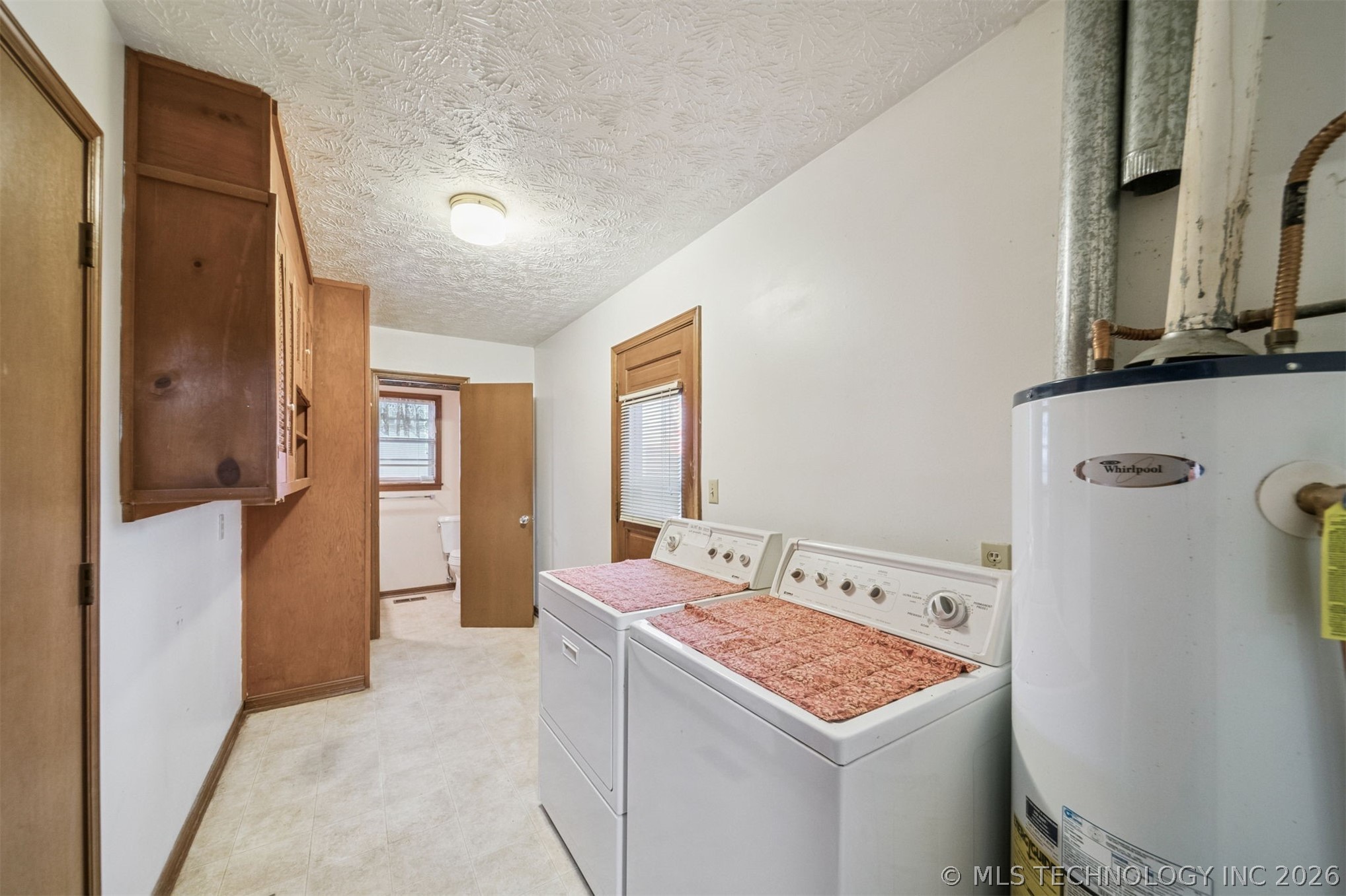 320 E 17th Street Property Photo 14