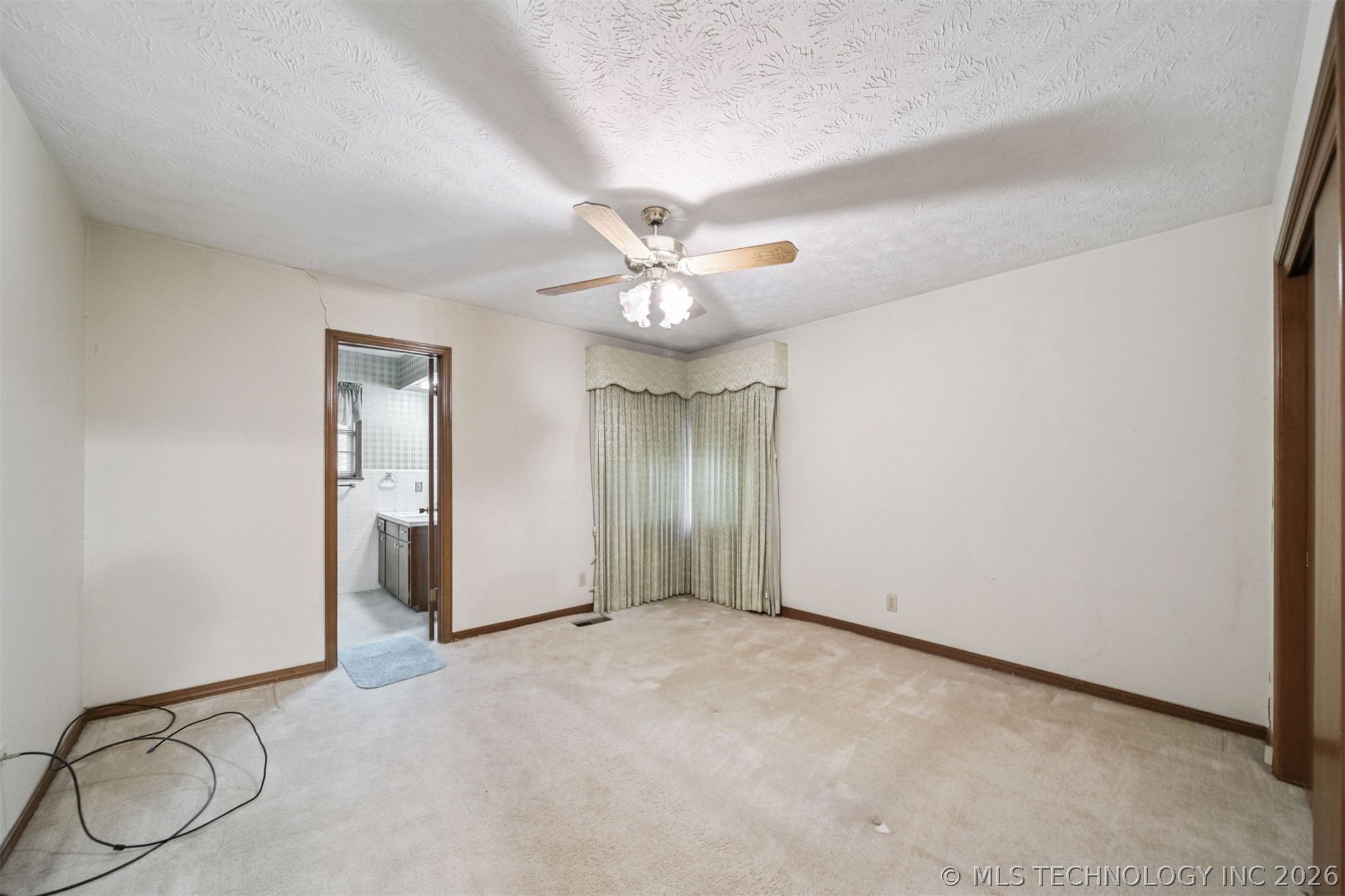 320 E 17th Street Property Photo 20