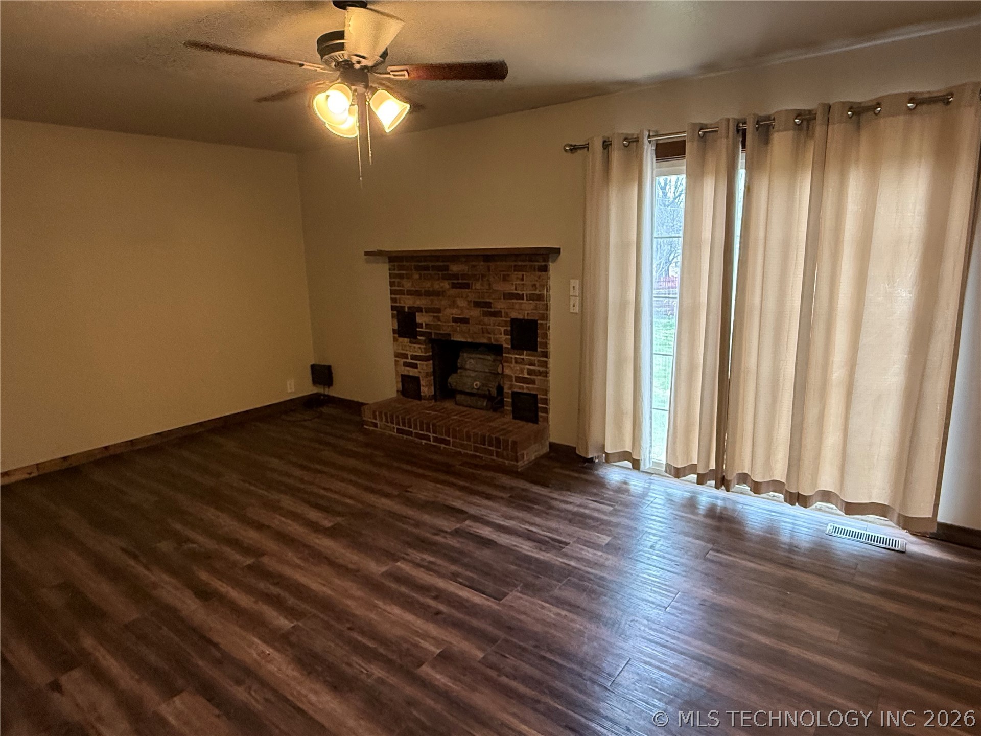 316 Mockingbird Lane Property Photo 8