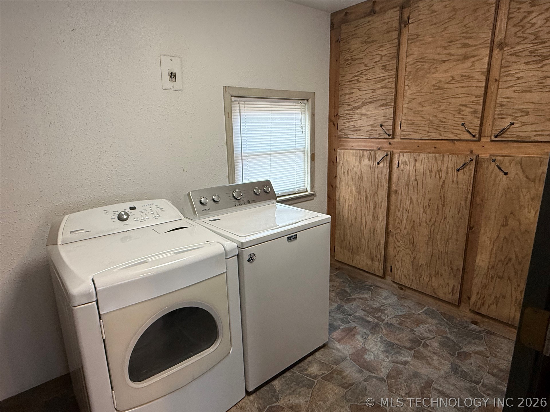 316 Mockingbird Lane Property Photo 9