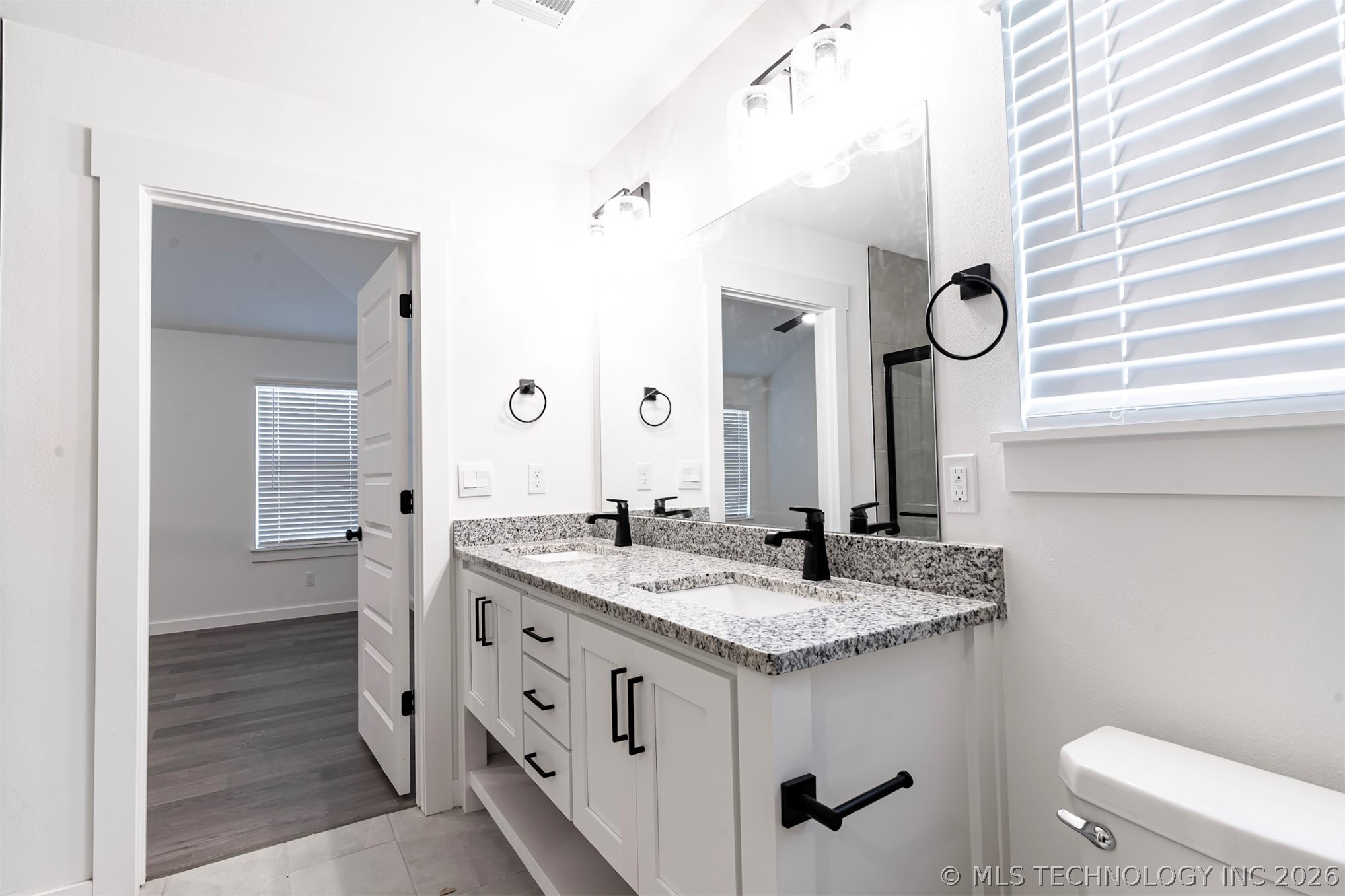 2604 W Main Street Property Photo 3