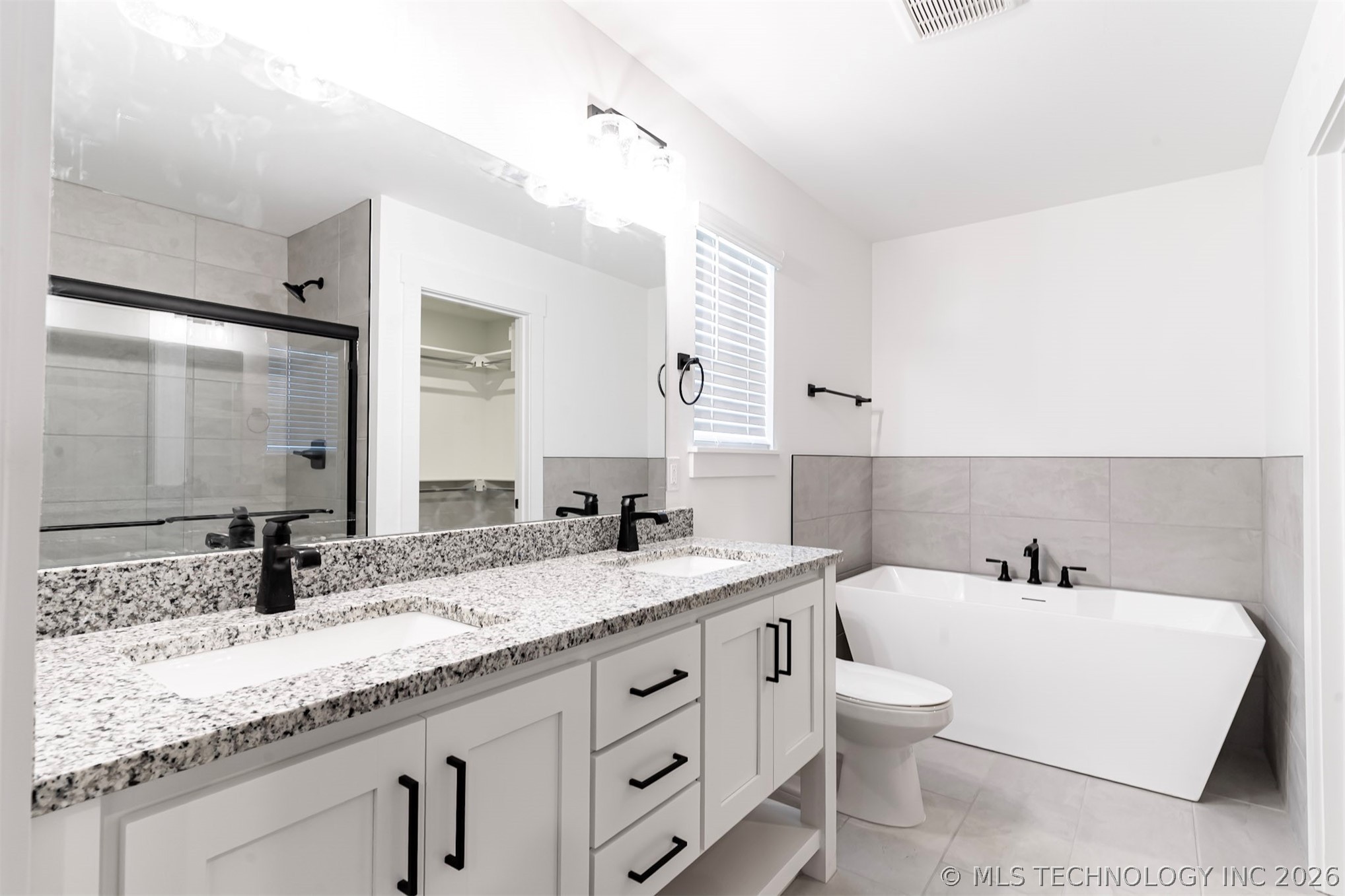 2604 W Main Street Property Photo 5