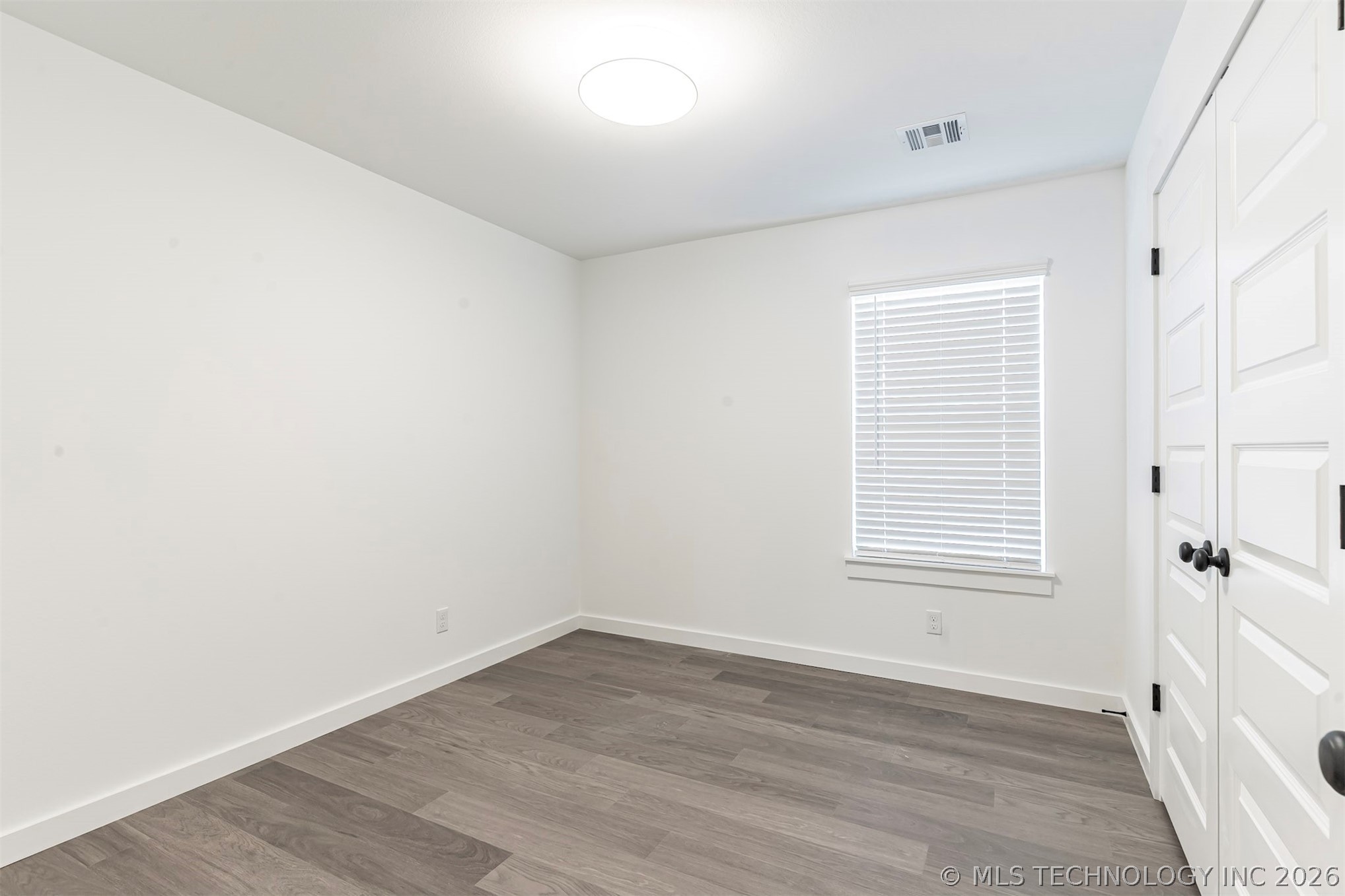 2604 W Main Street Property Photo 8