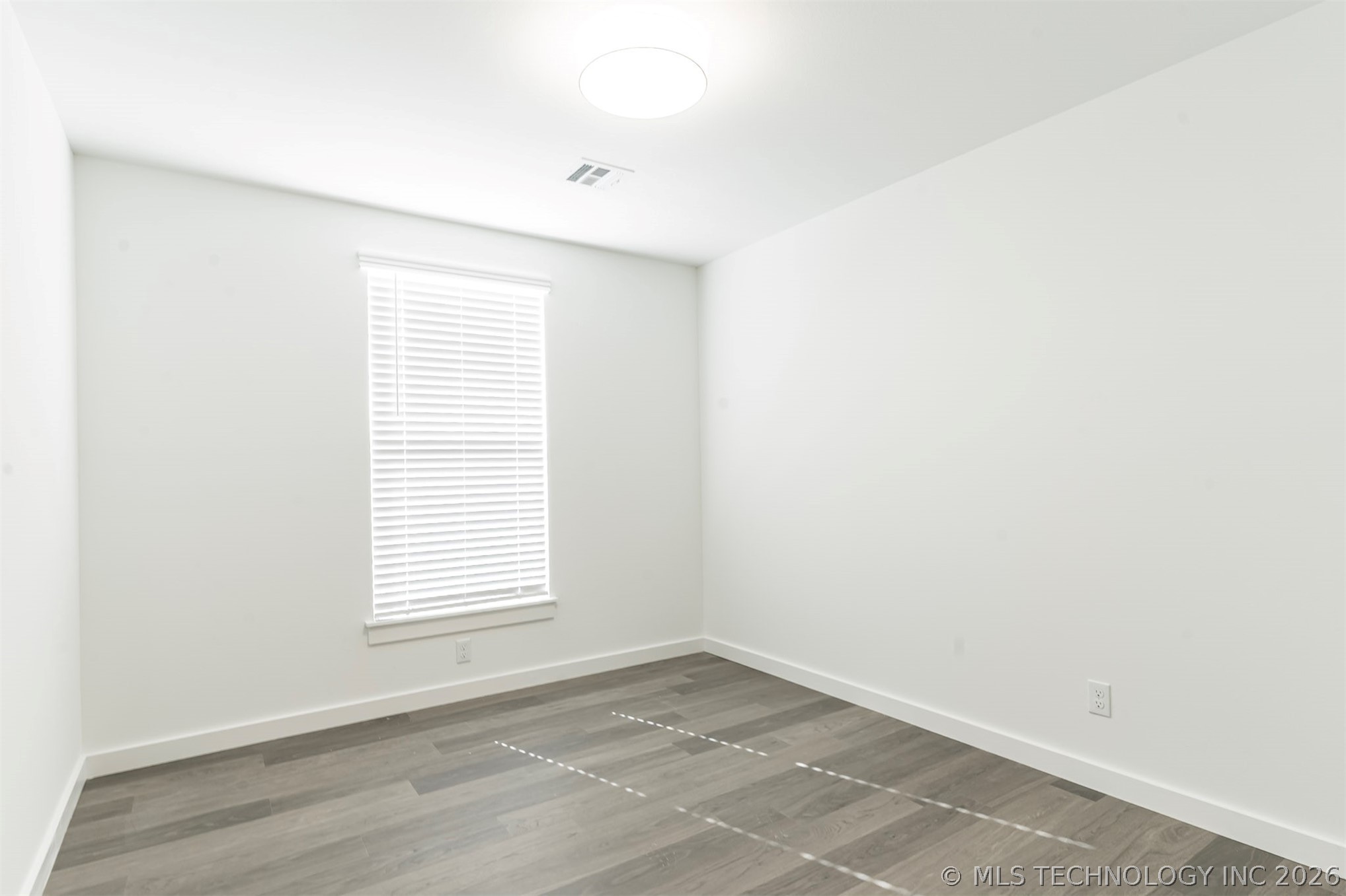 2604 W Main Street Property Photo 10