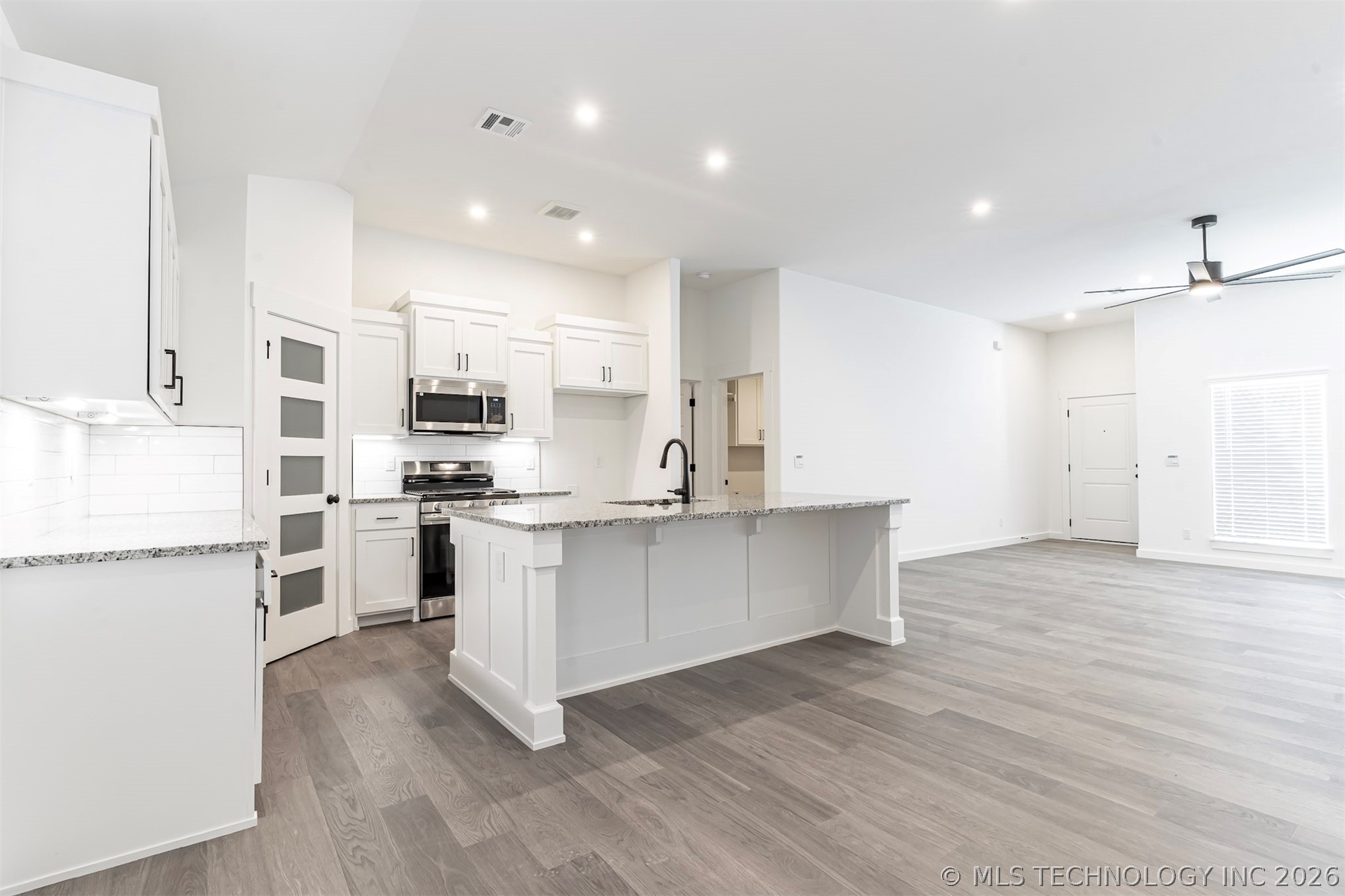 2604 W Main Street Property Photo 12