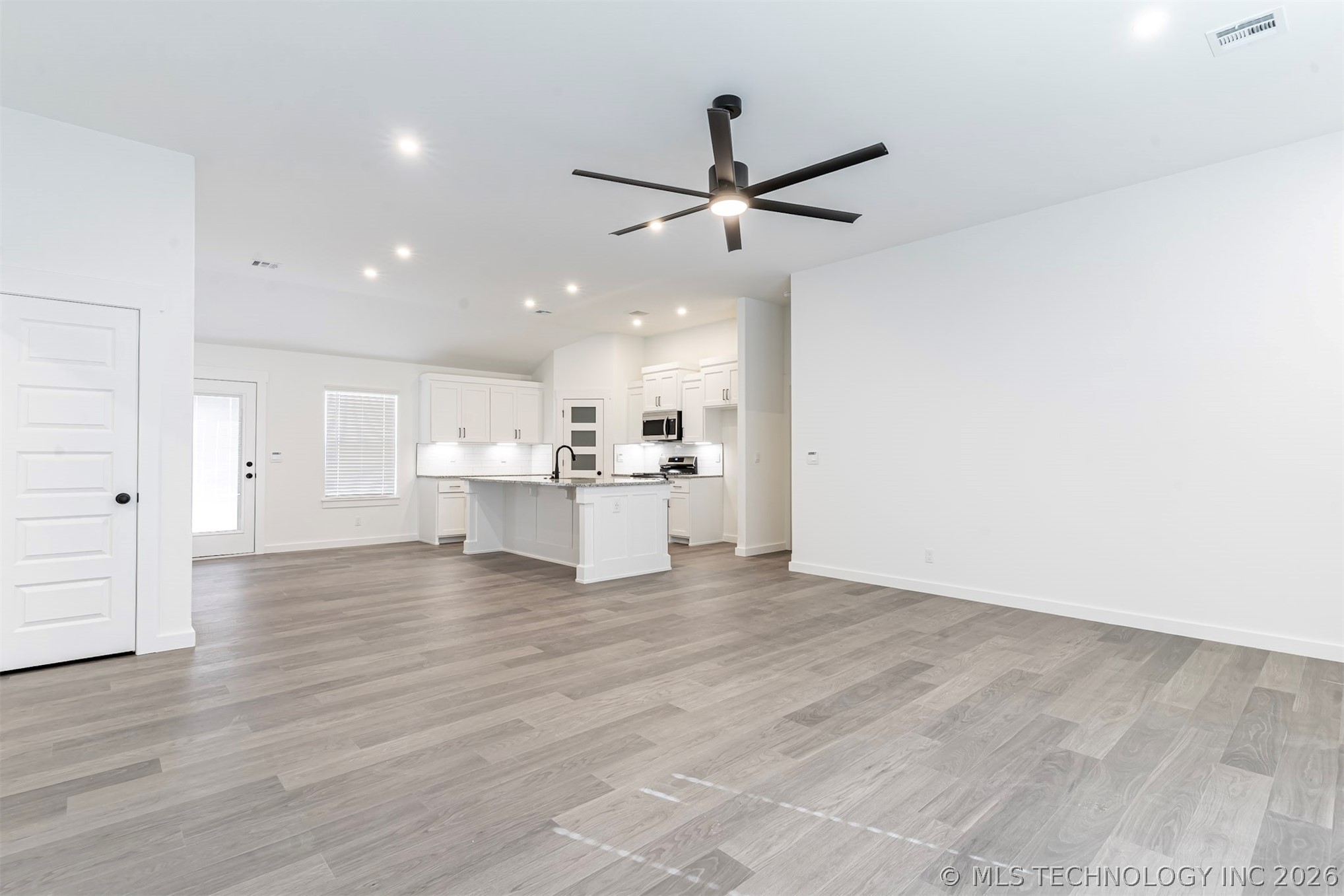 2604 W Main Street Property Photo 14