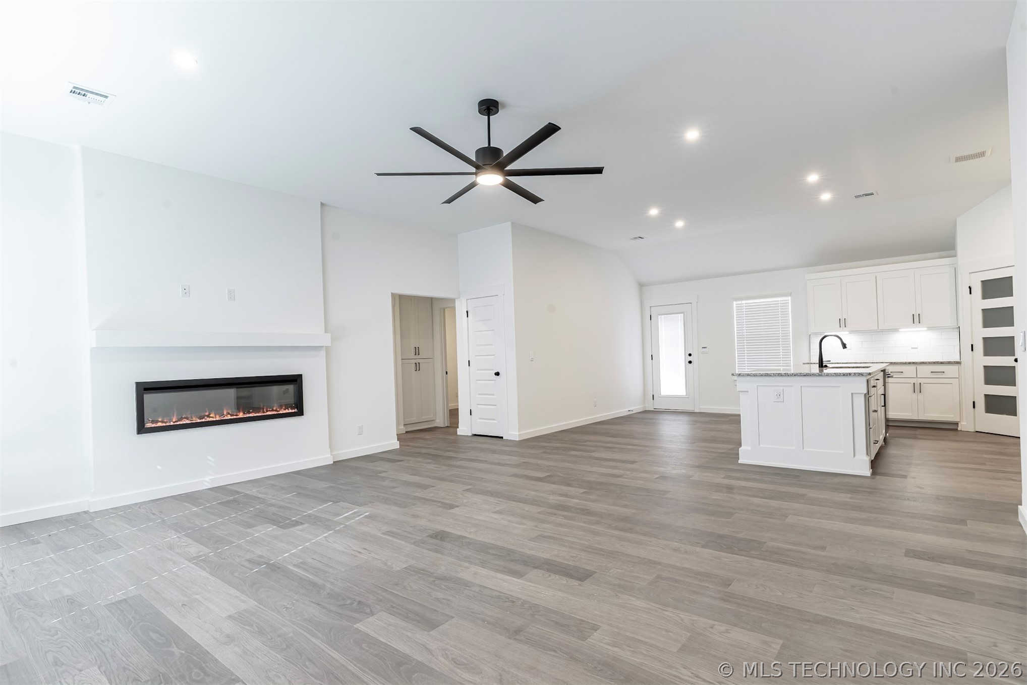 2604 W Main Street Property Photo 15