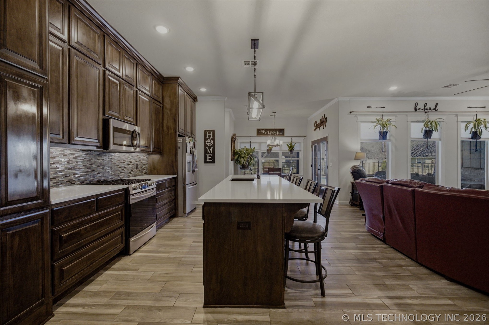 26498 Columbia Crest Drive Property Photo 11