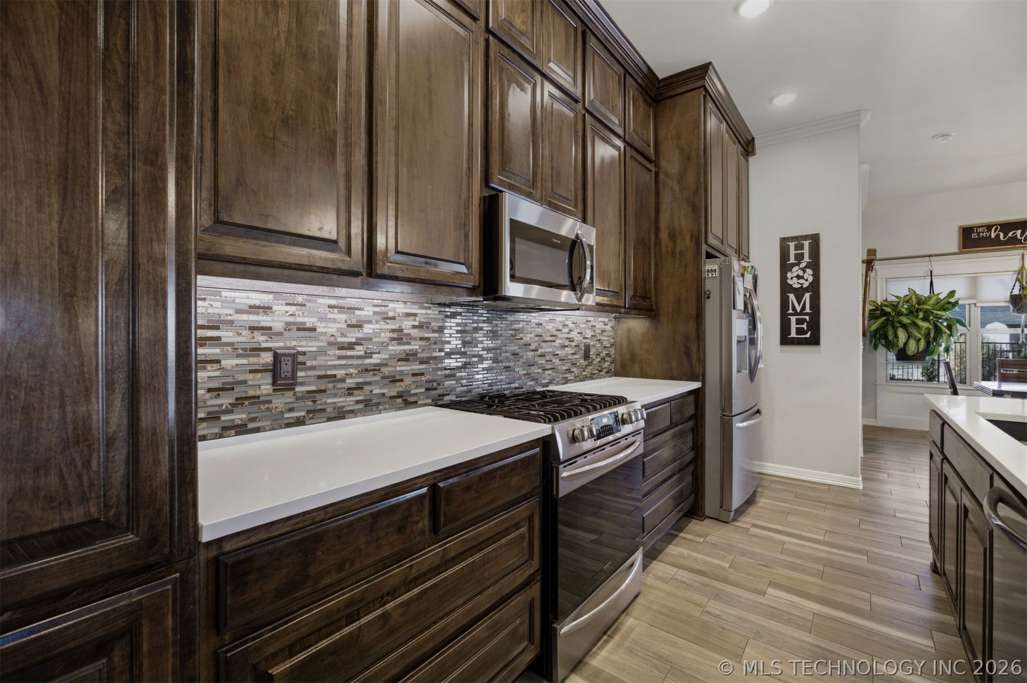 26498 Columbia Crest Drive Property Photo 12