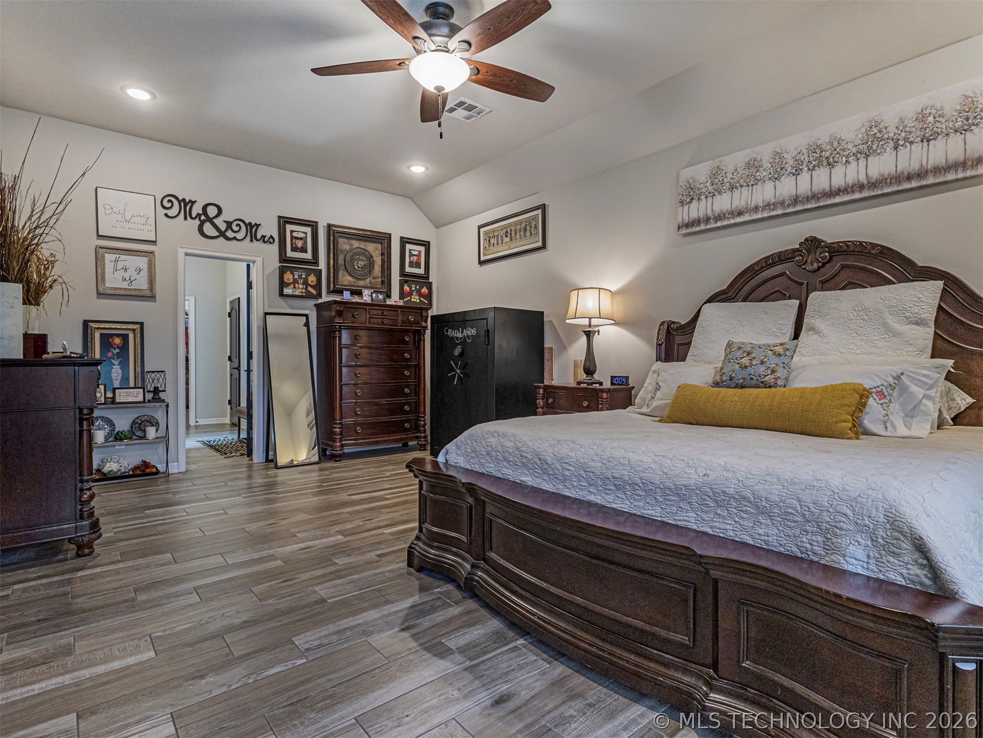 26498 Columbia Crest Drive Property Photo 15