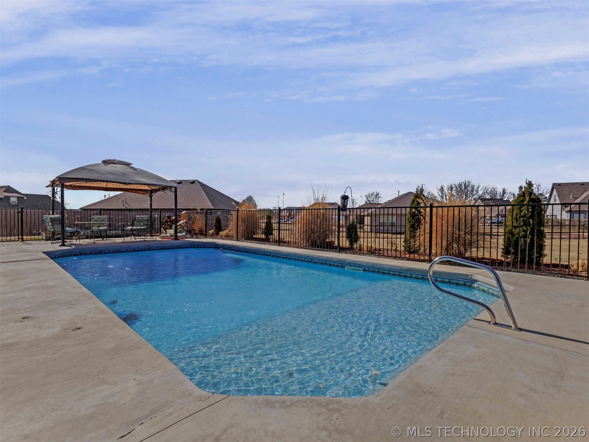 26498 Columbia Crest Drive Property Photo 35