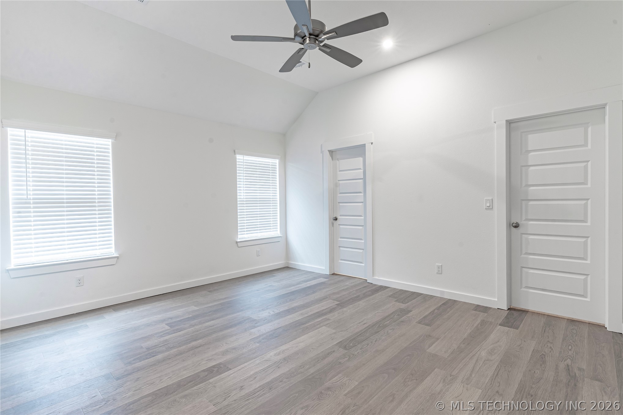 2430 W South Street Property Photo 18