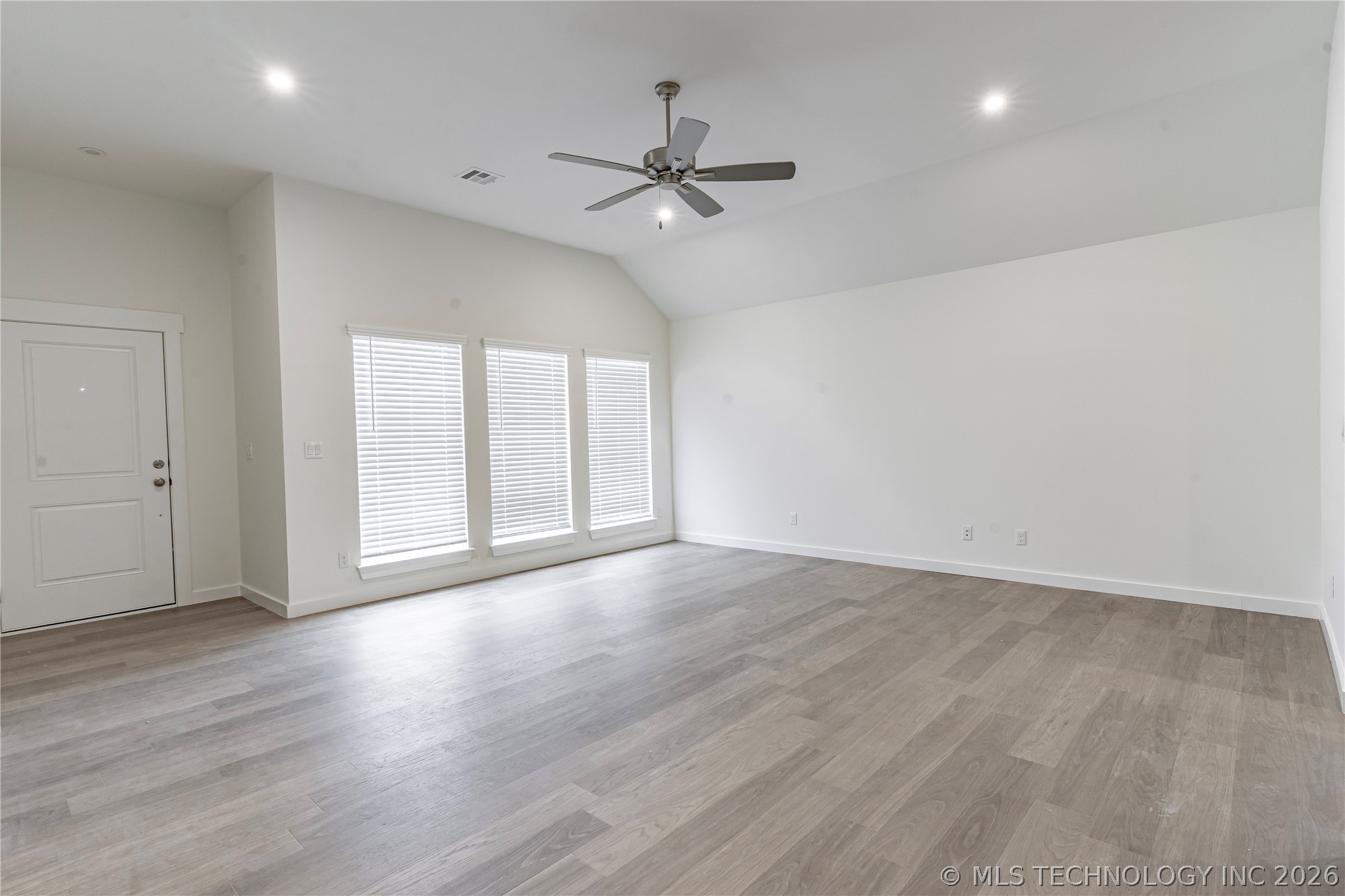 2430 W South Street Property Photo 21