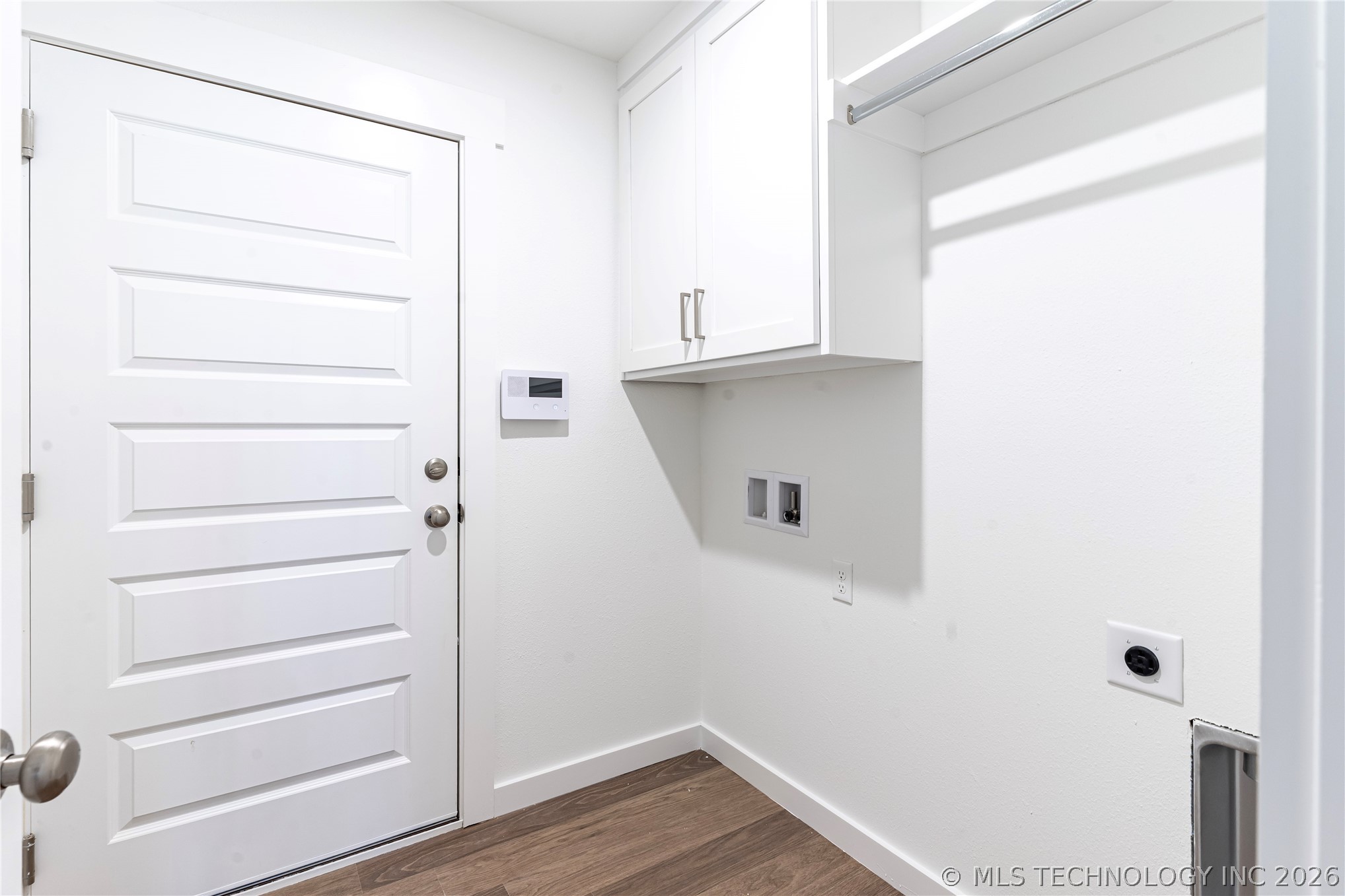 2430 W South Street Property Photo 22