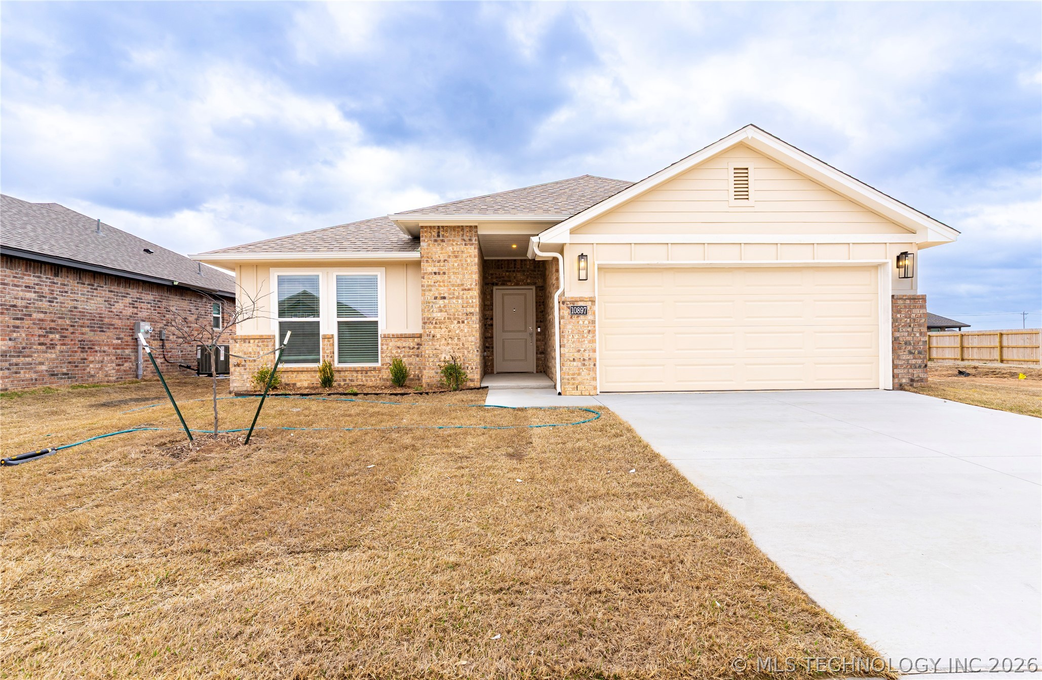 10897 S 271st East Avenue Property Photo 3