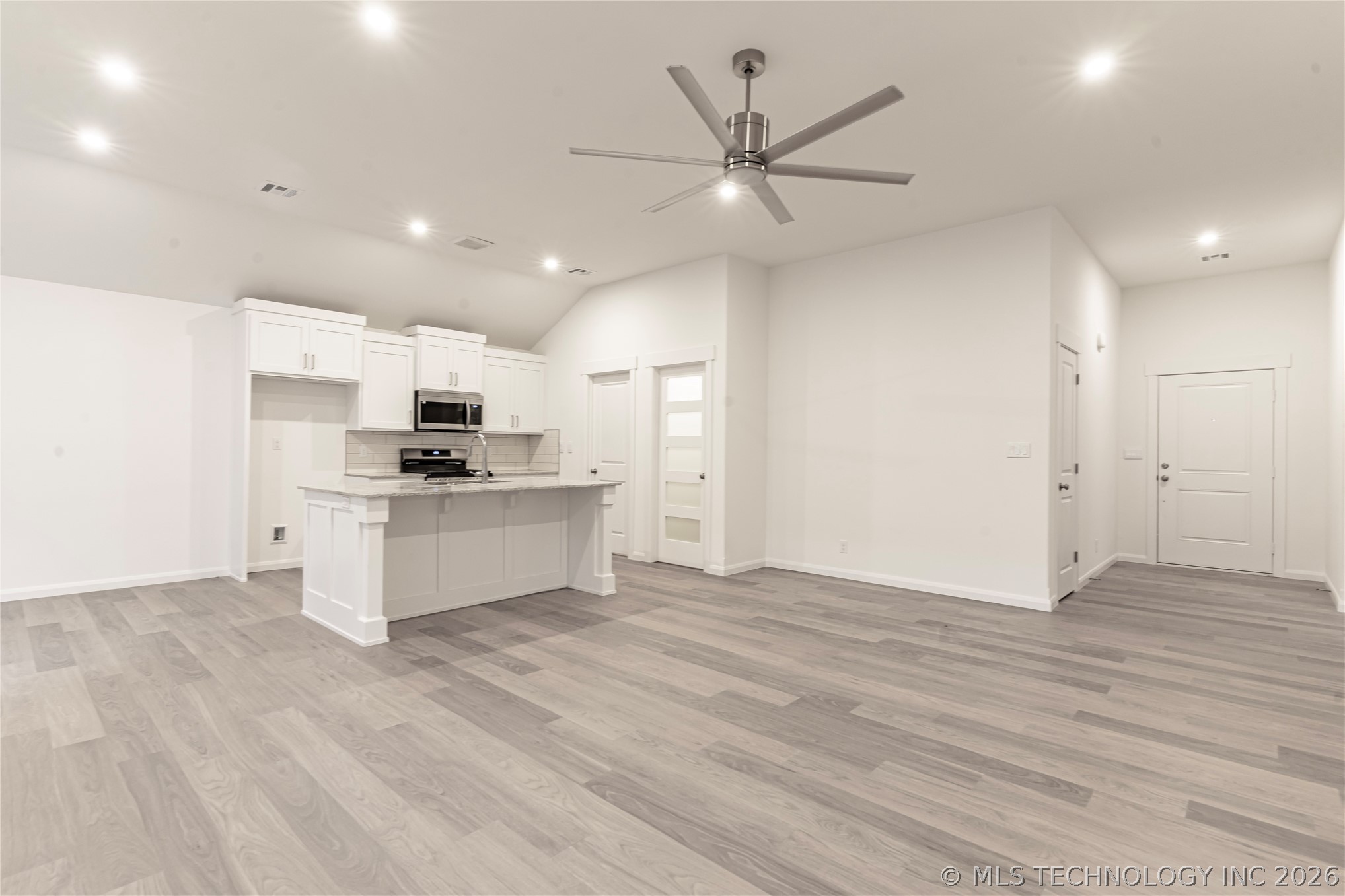 10897 S 271st East Avenue Property Photo 6