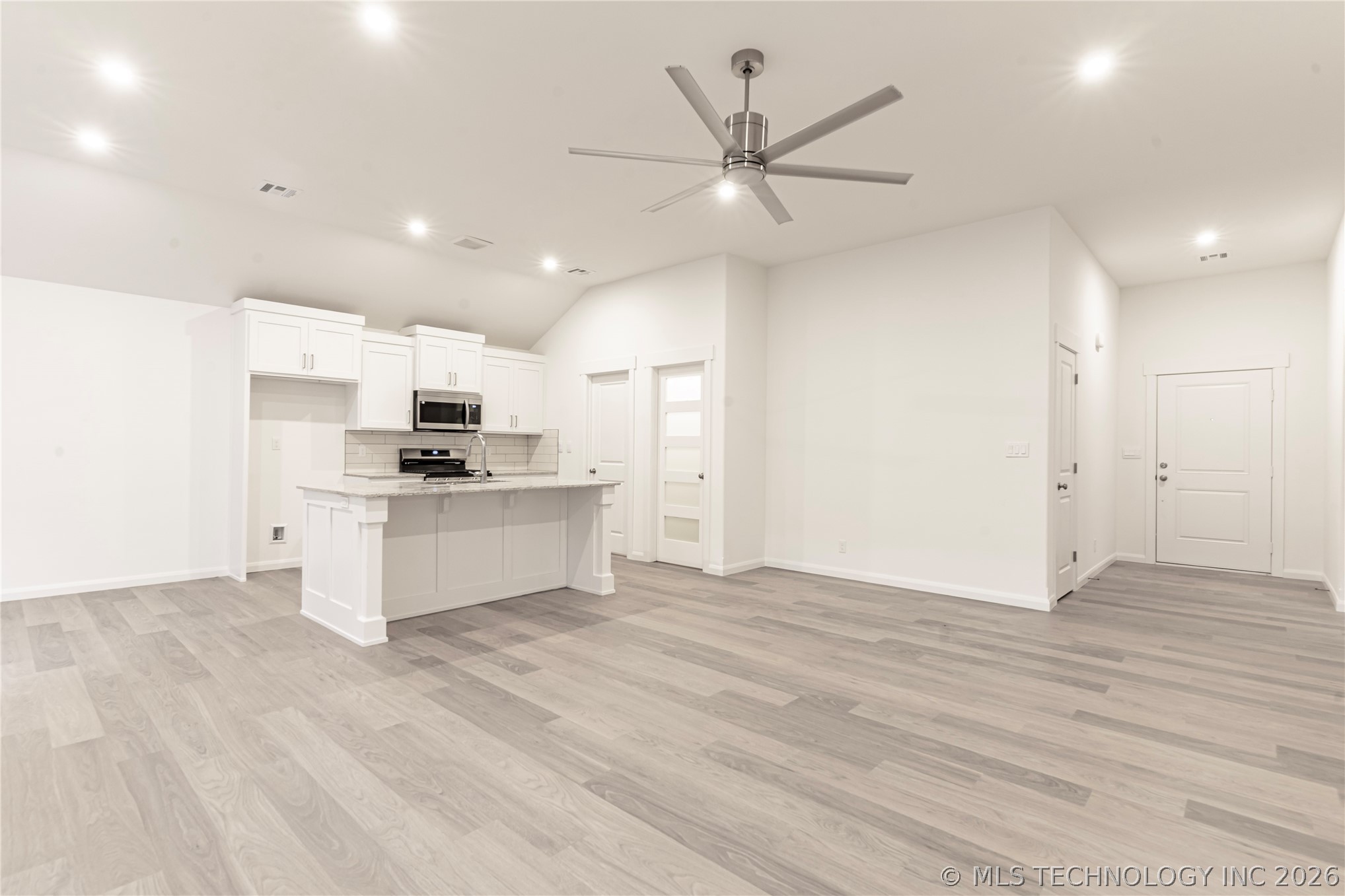 10897 S 271st East Avenue Property Photo 7