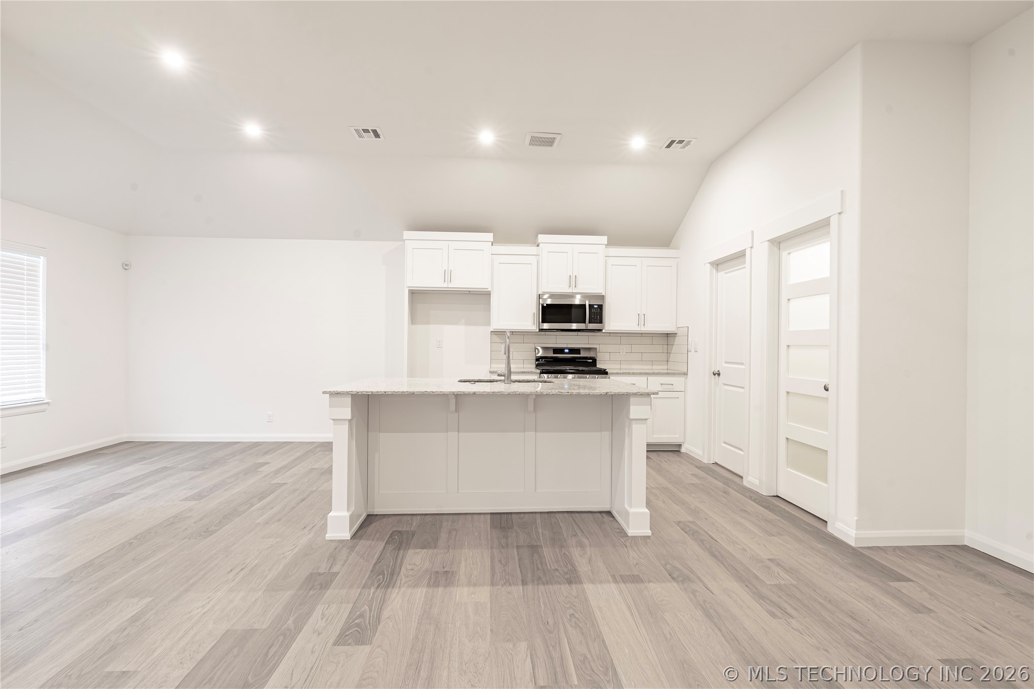 10897 S 271st East Avenue Property Photo 8