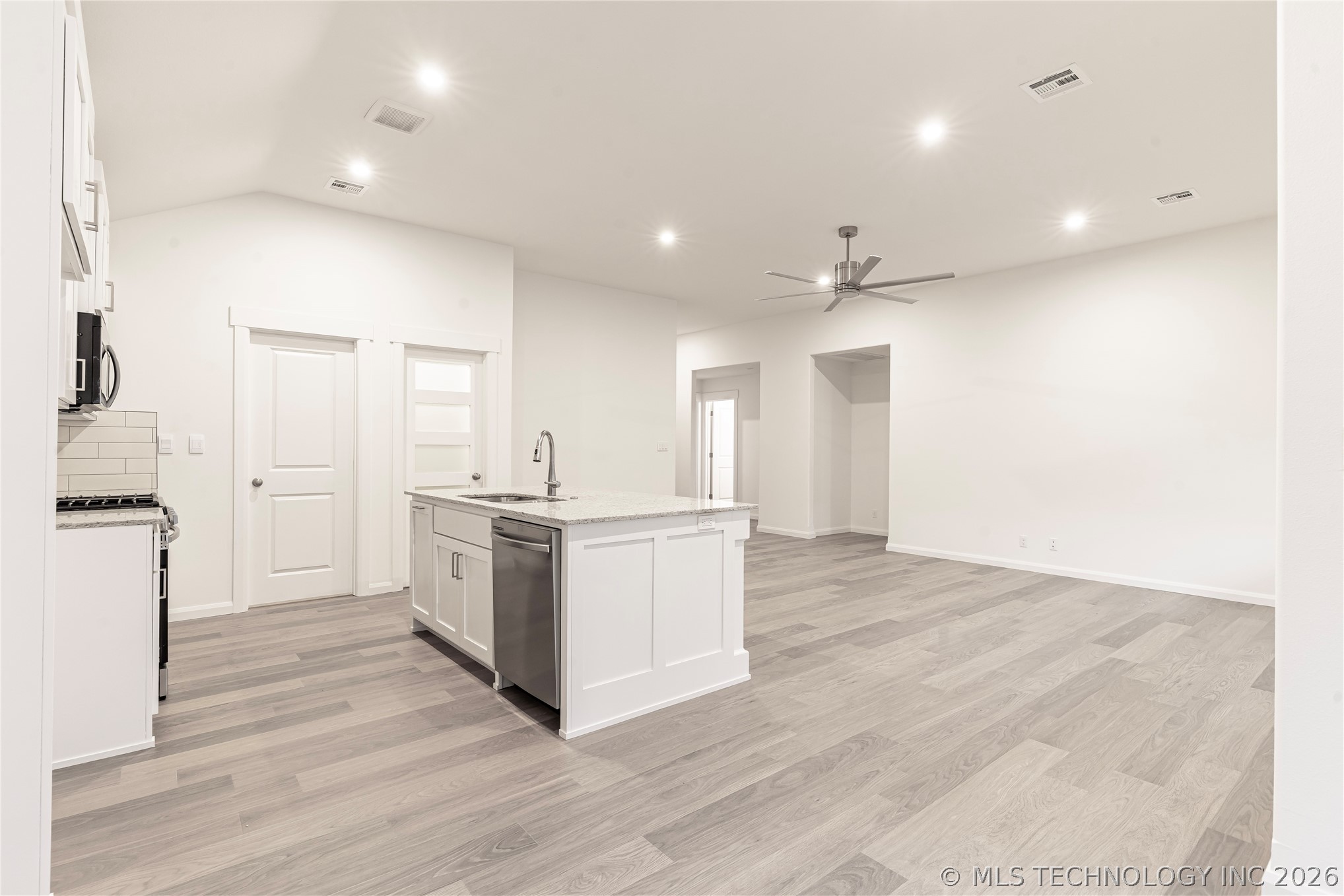 10897 S 271st East Avenue Property Photo 10