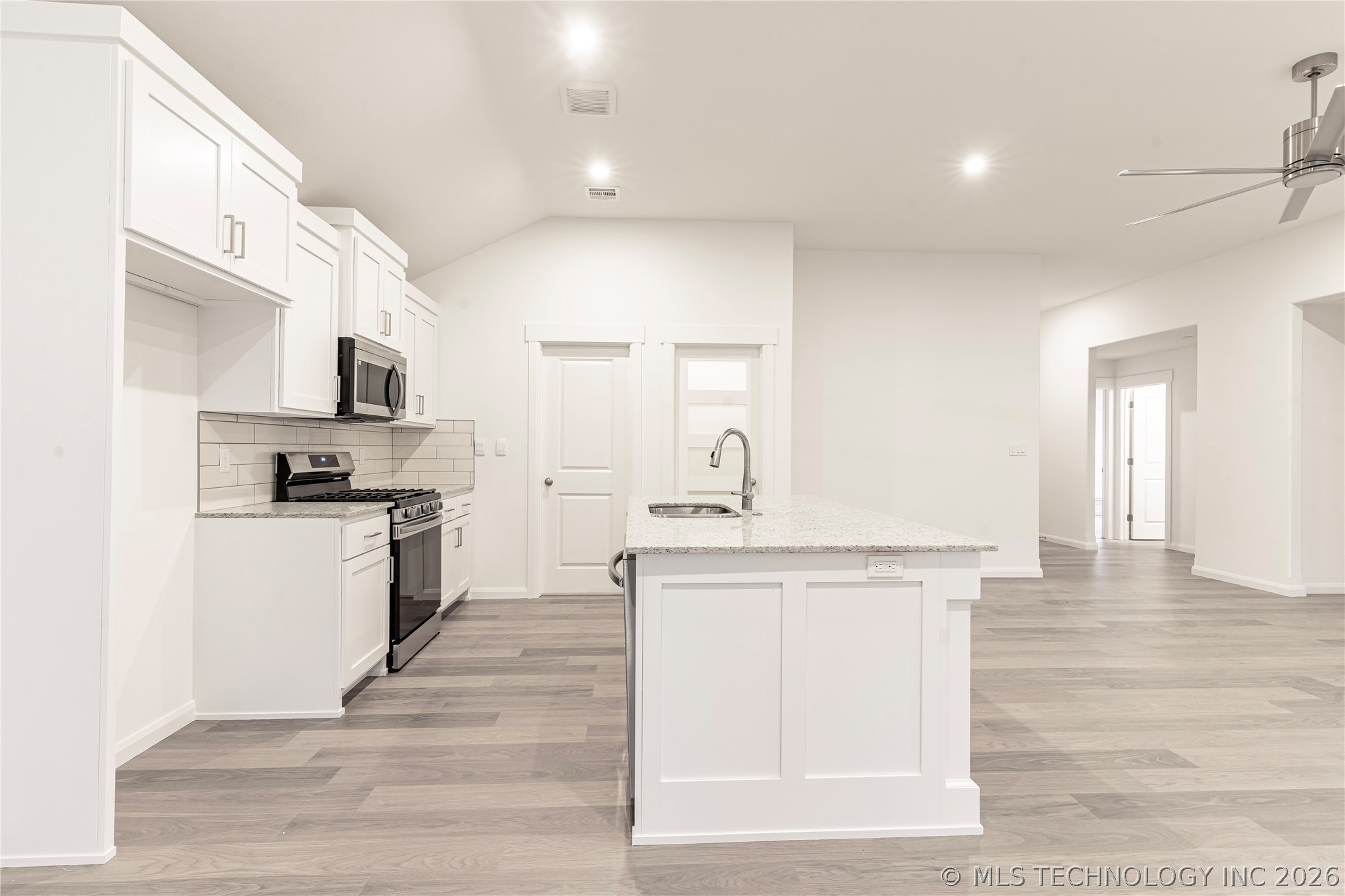 10897 S 271st East Avenue Property Photo 11