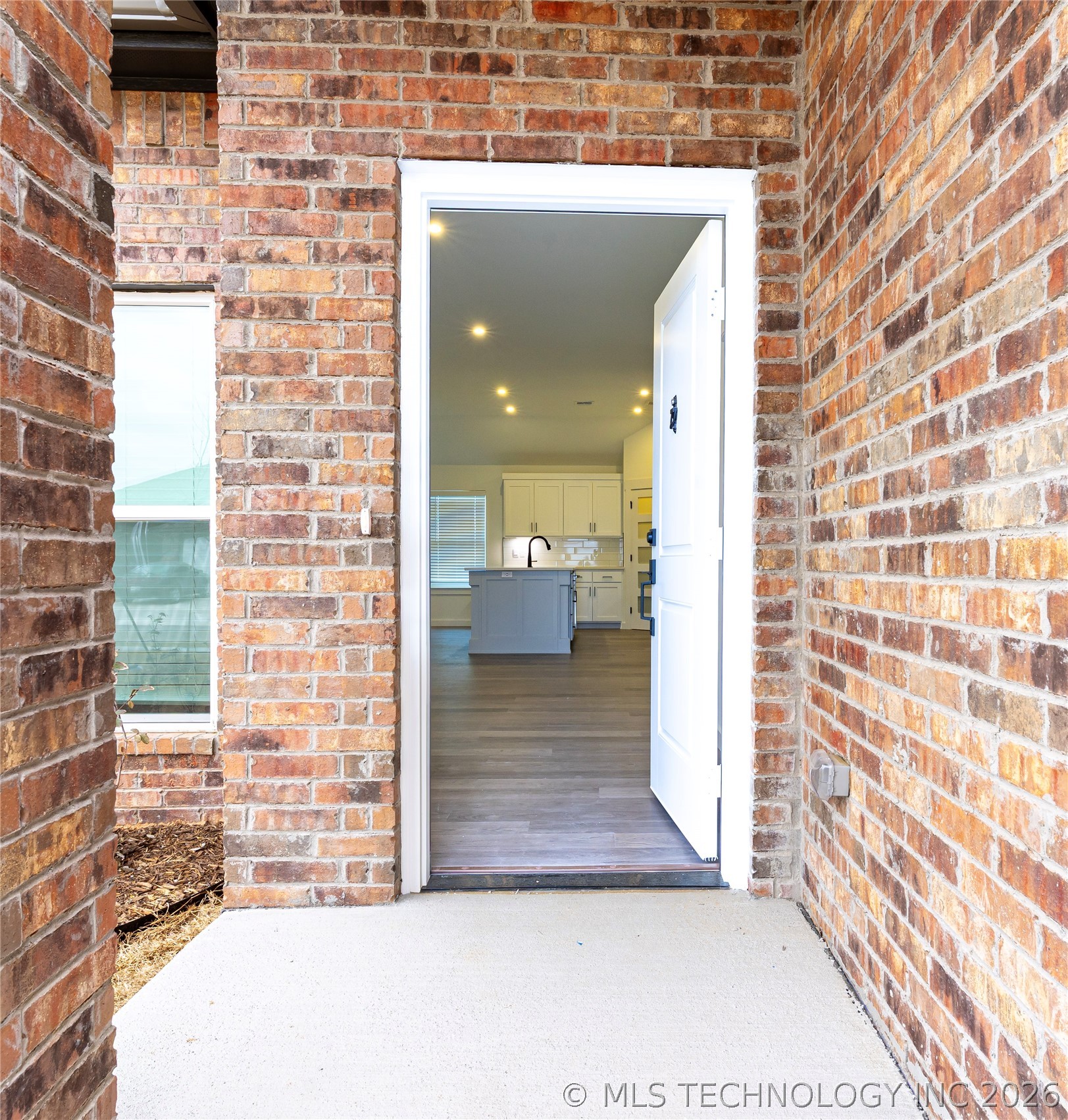 10887 S 271st East Avenue Property Photo 6