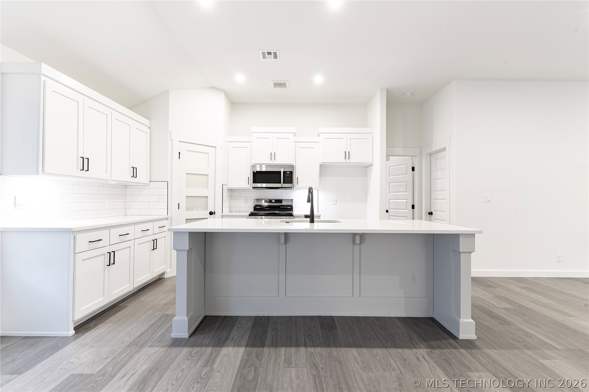 10887 S 271st East Avenue Property Photo 11