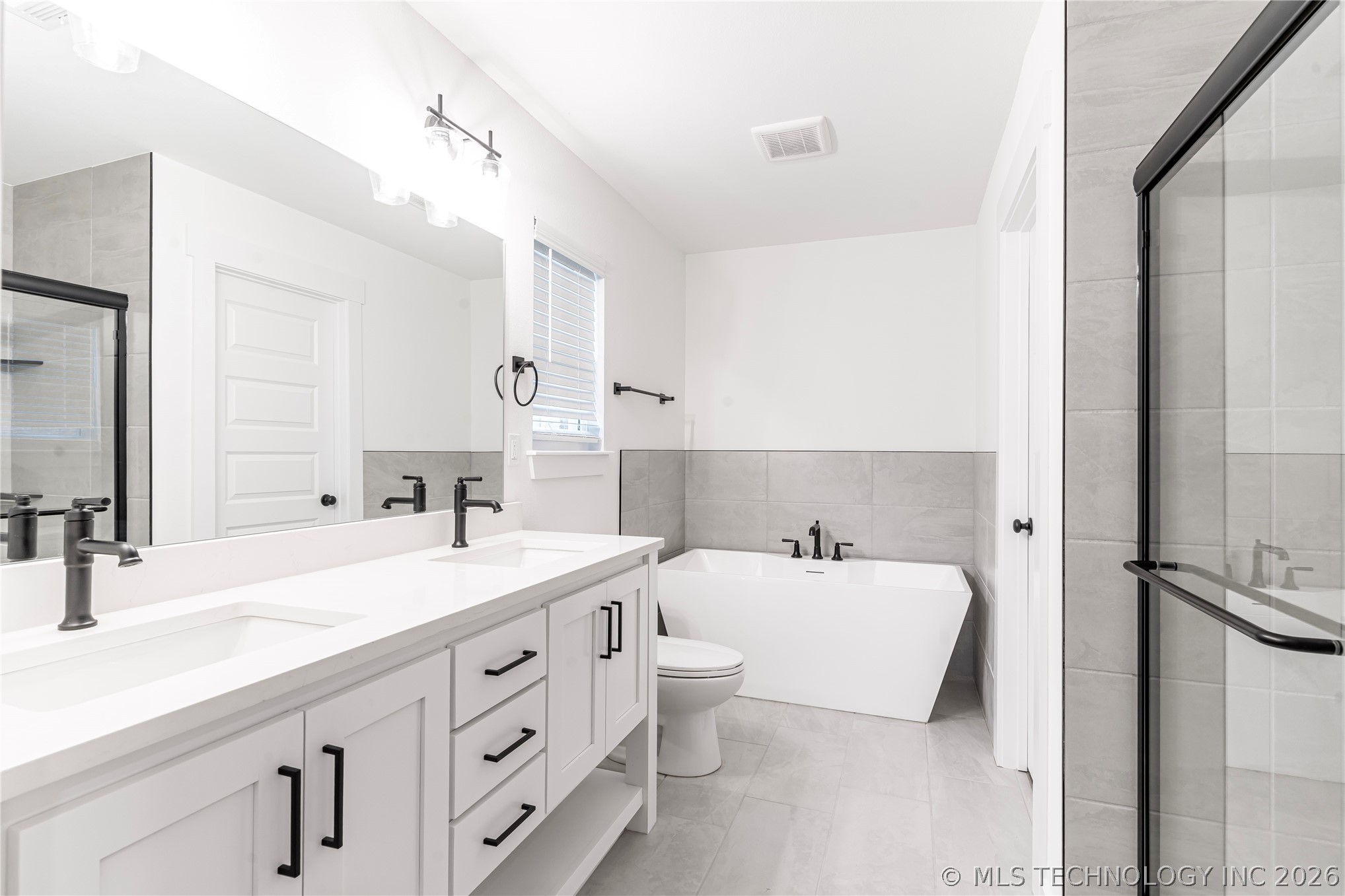 10887 S 271st East Avenue Property Photo 18