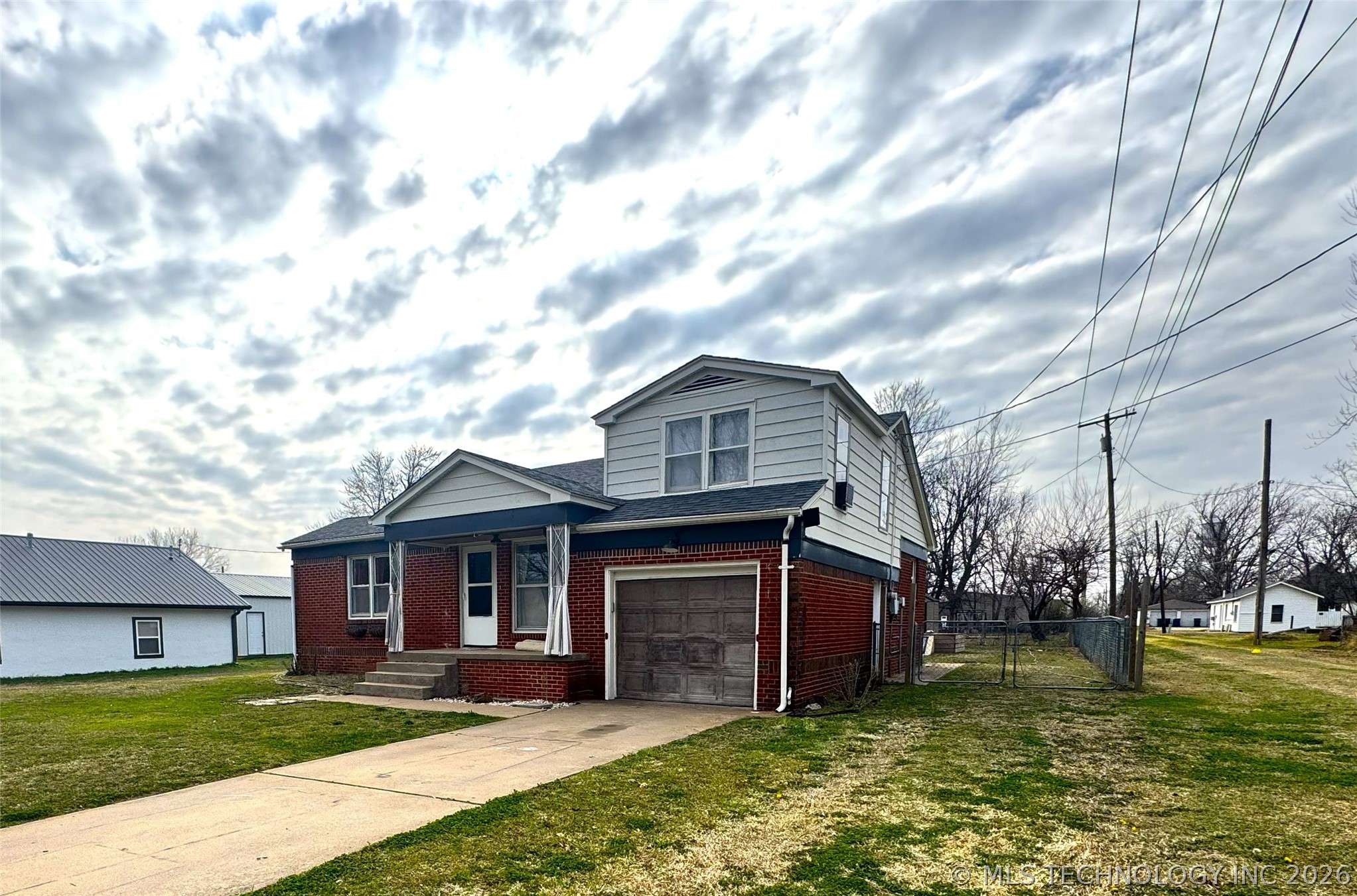 110 N Cedar Avenue Property Photo 1