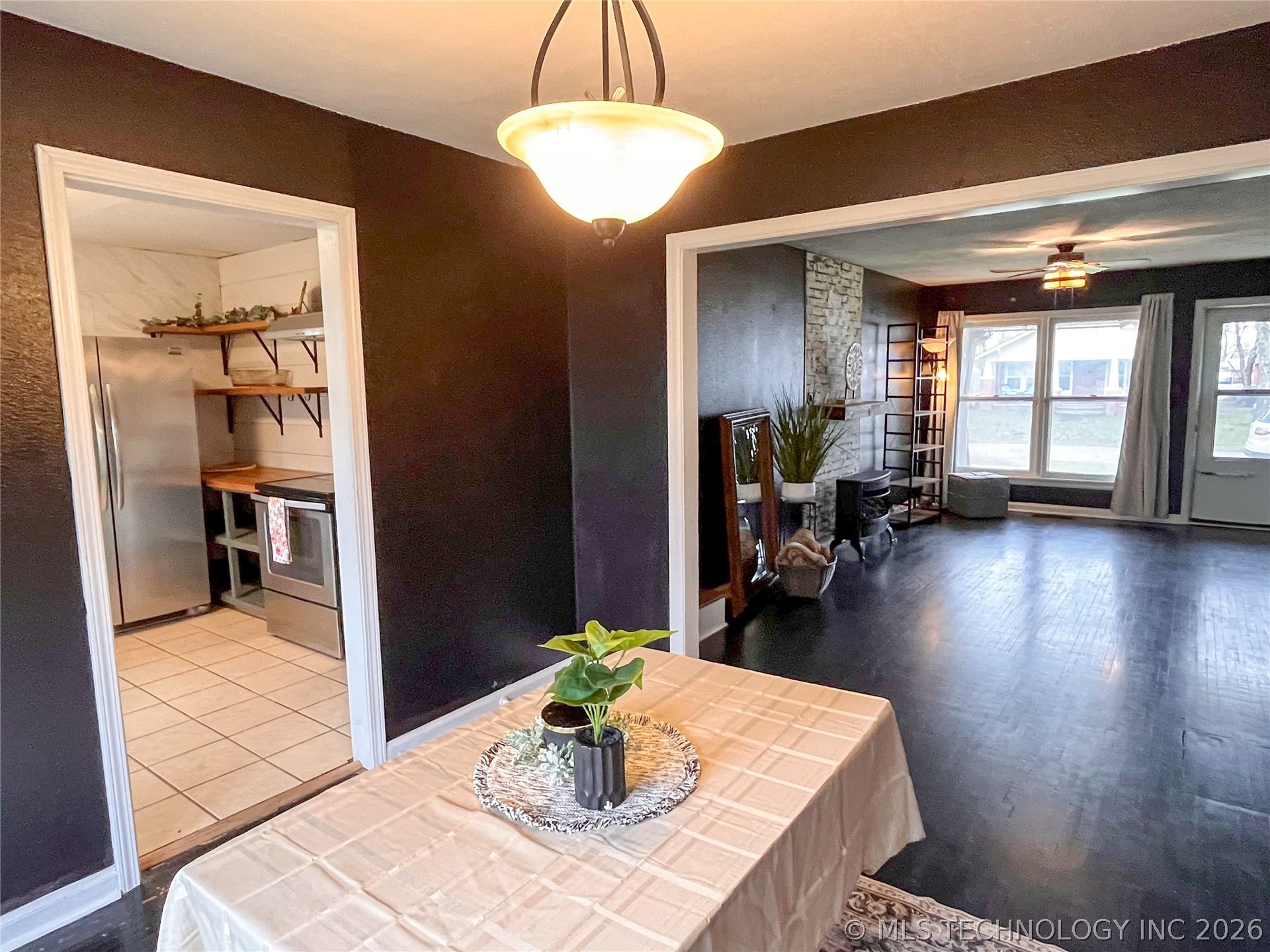 110 N Cedar Avenue Property Photo 5