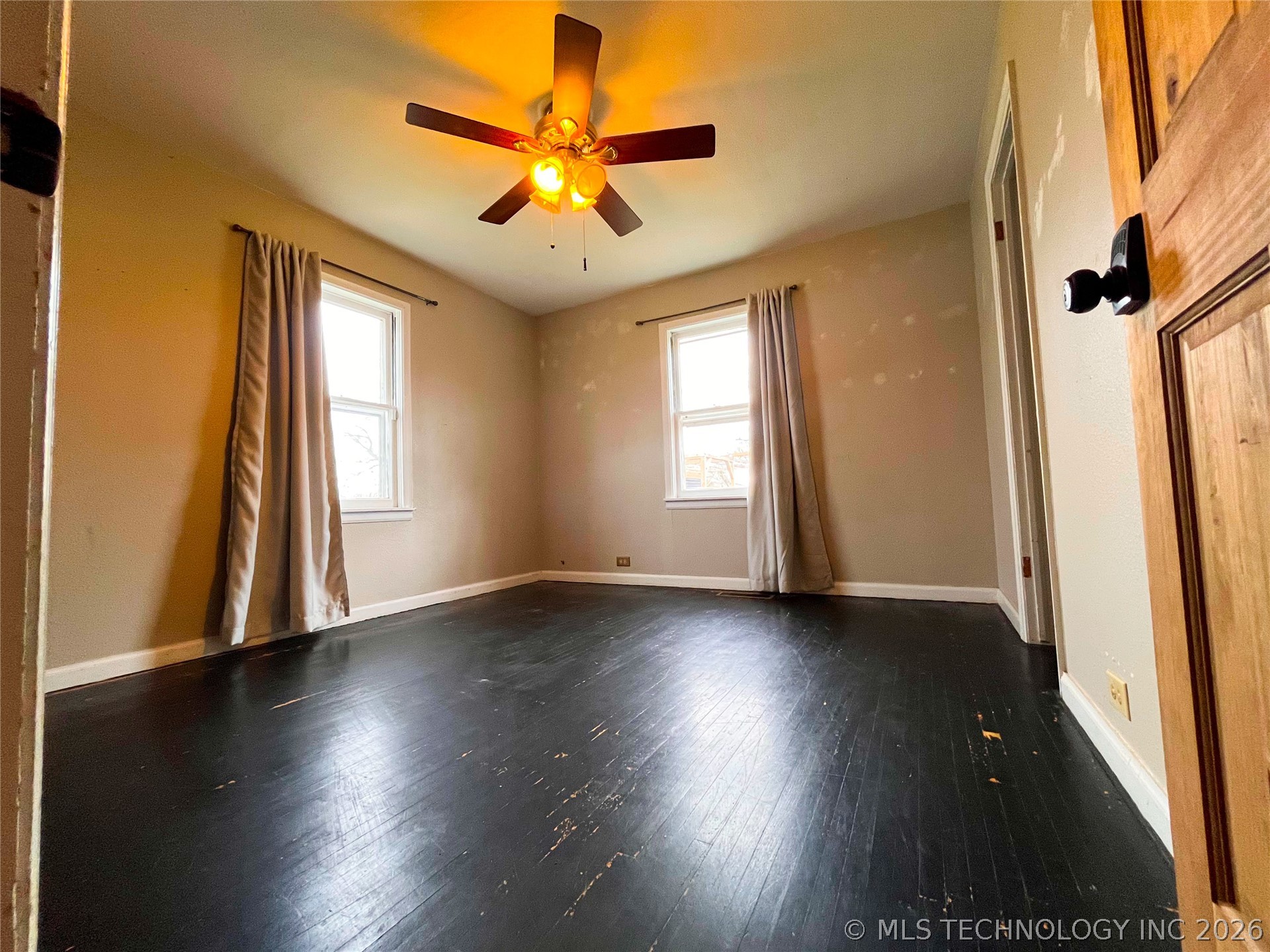 110 N Cedar Avenue Property Photo 13