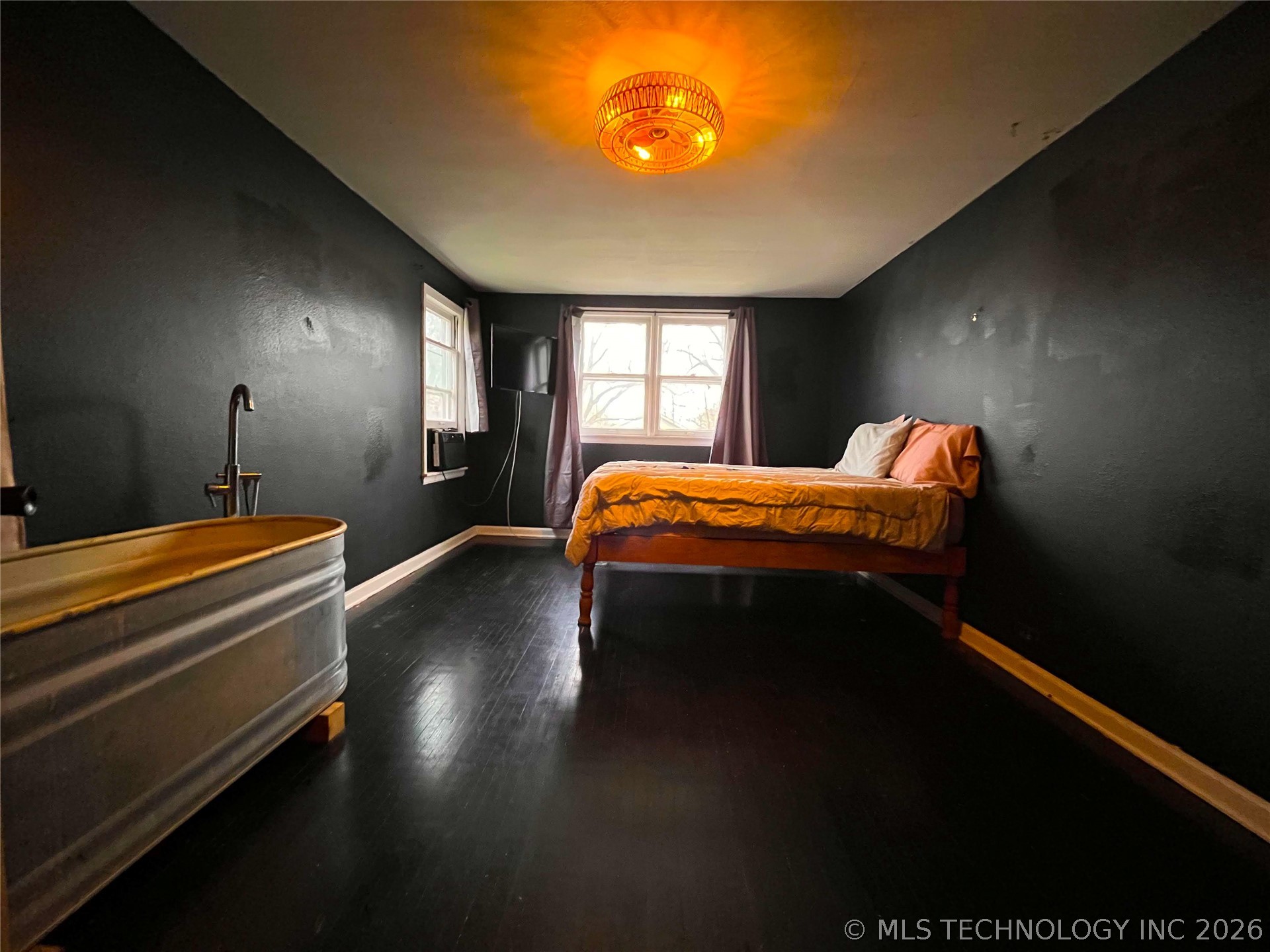 110 N Cedar Avenue Property Photo 17