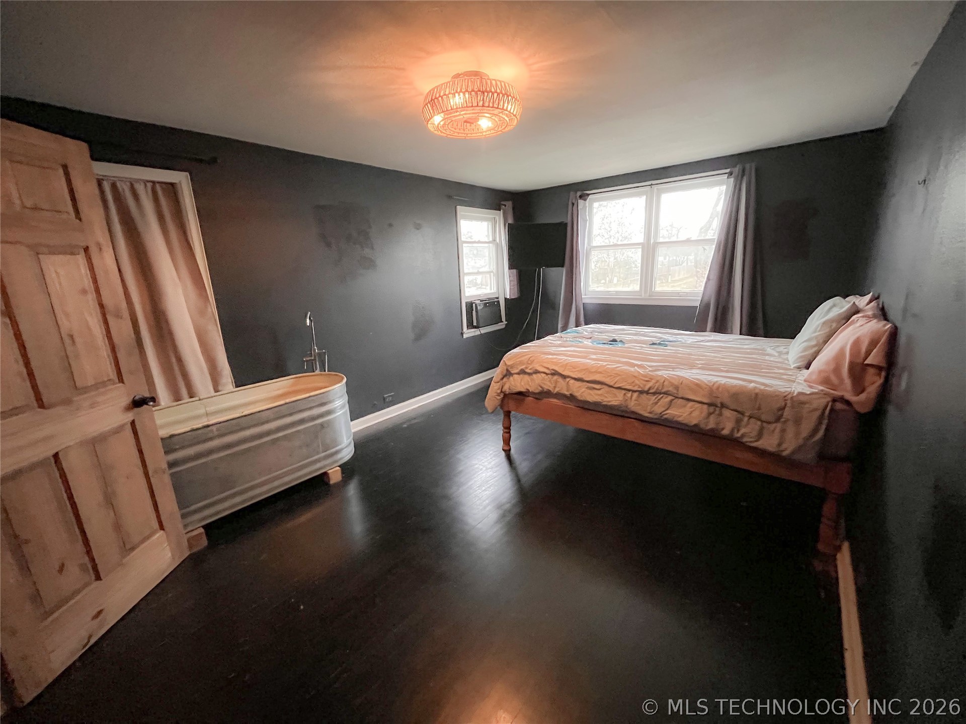 110 N Cedar Avenue Property Photo 18