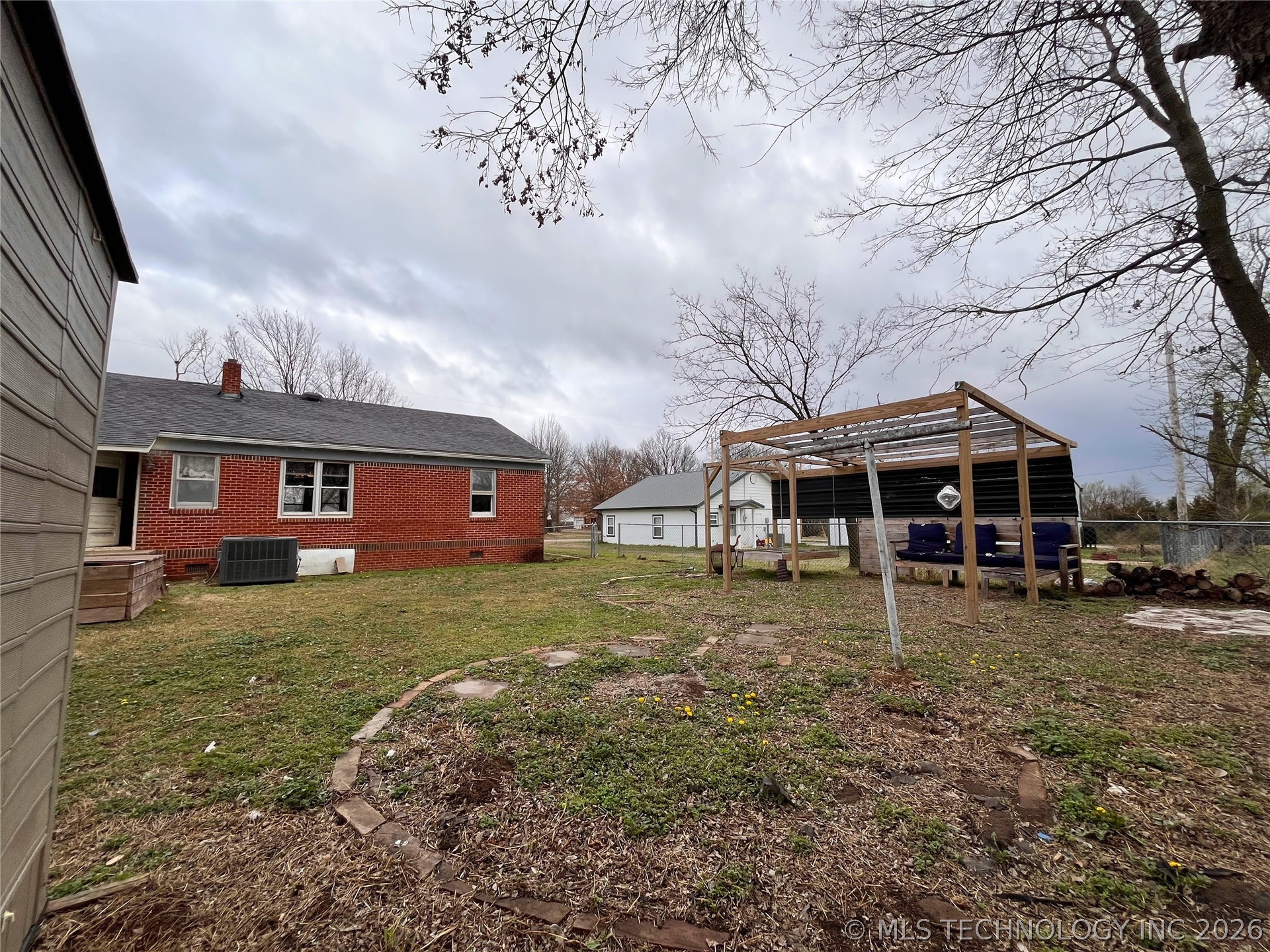 110 N Cedar Avenue Property Photo 21