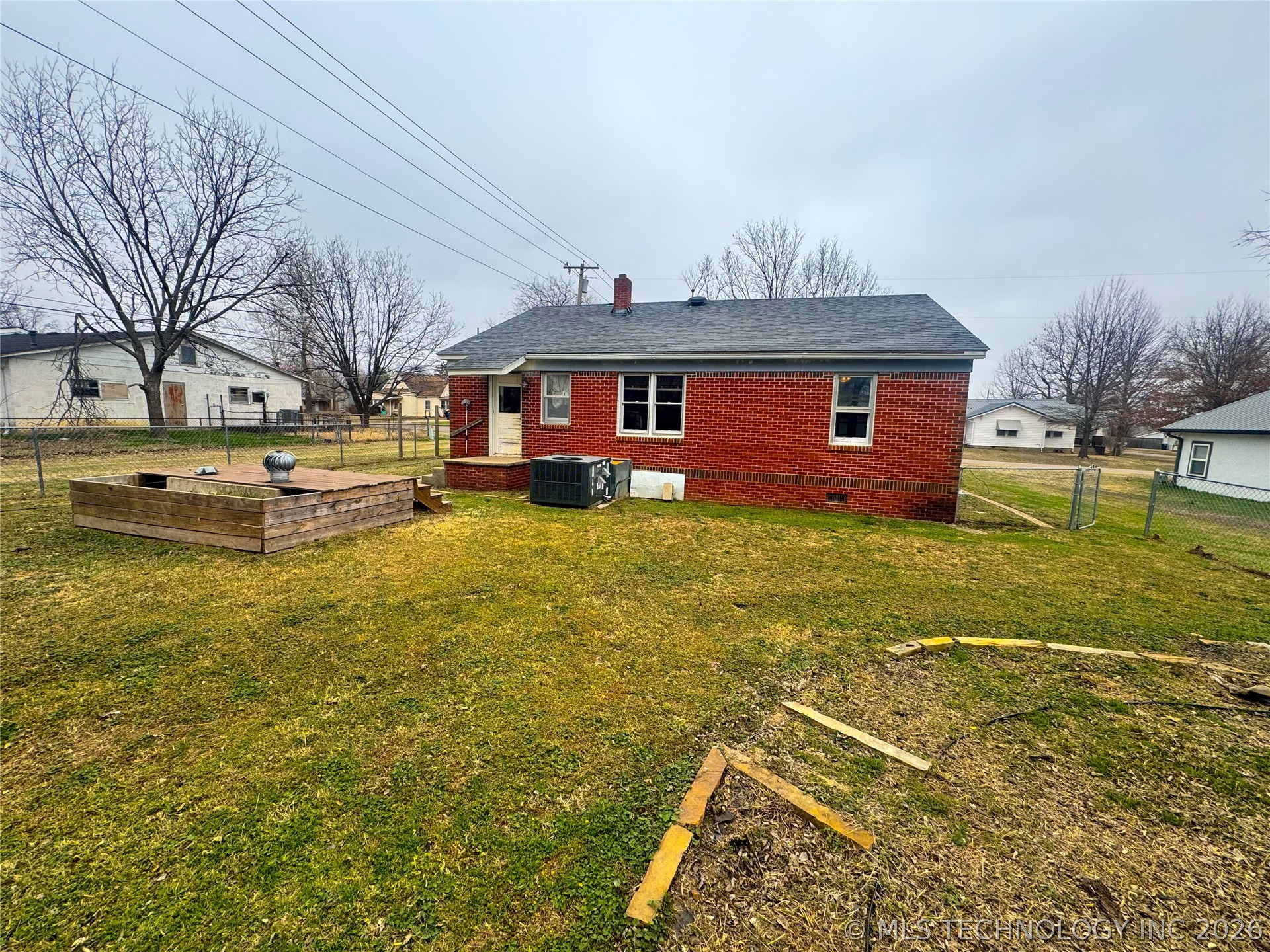 110 N Cedar Avenue Property Photo 23