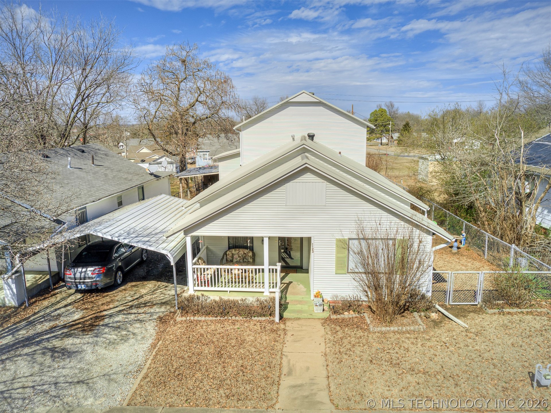 1123 E 9th Street Property Photo 1