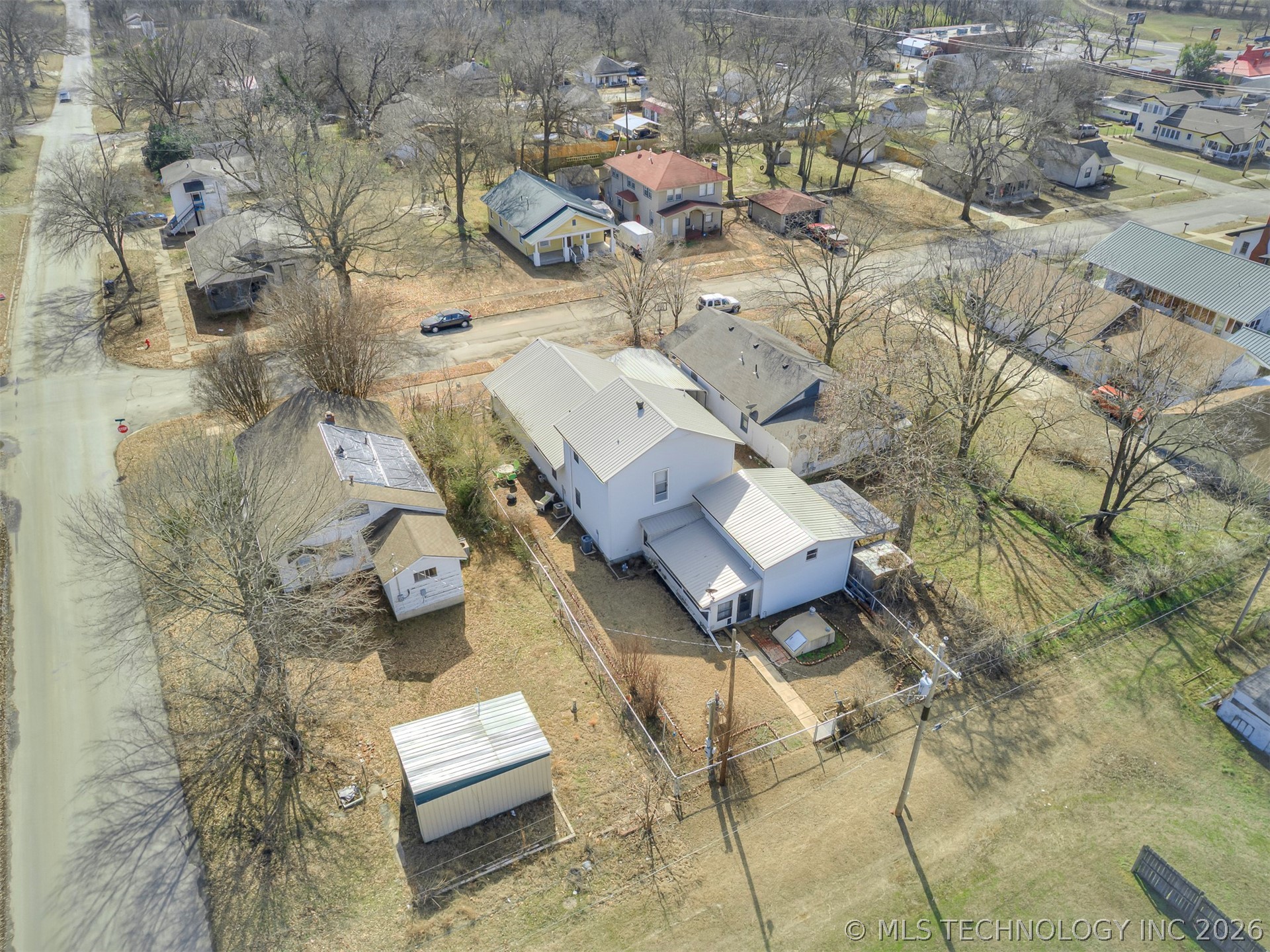 1123 E 9th Street Property Photo 4