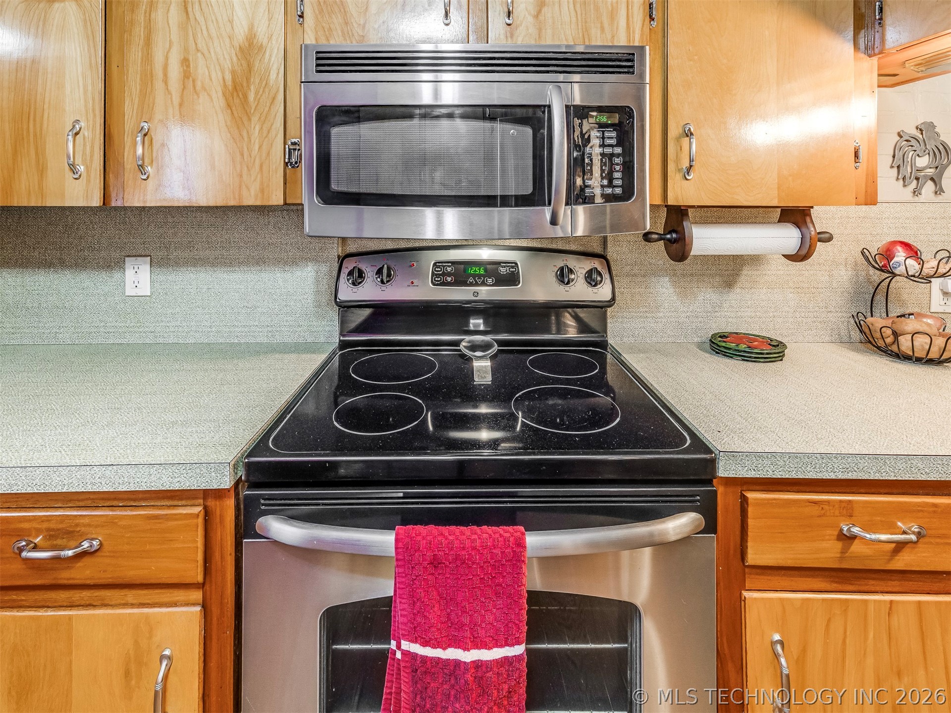 1123 E 9th Street Property Photo 11