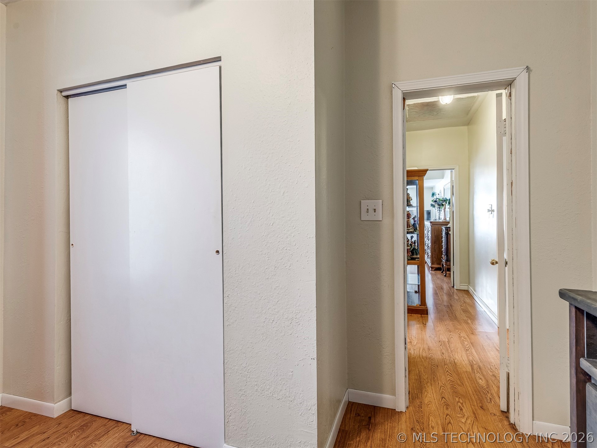 1123 E 9th Street Property Photo 20