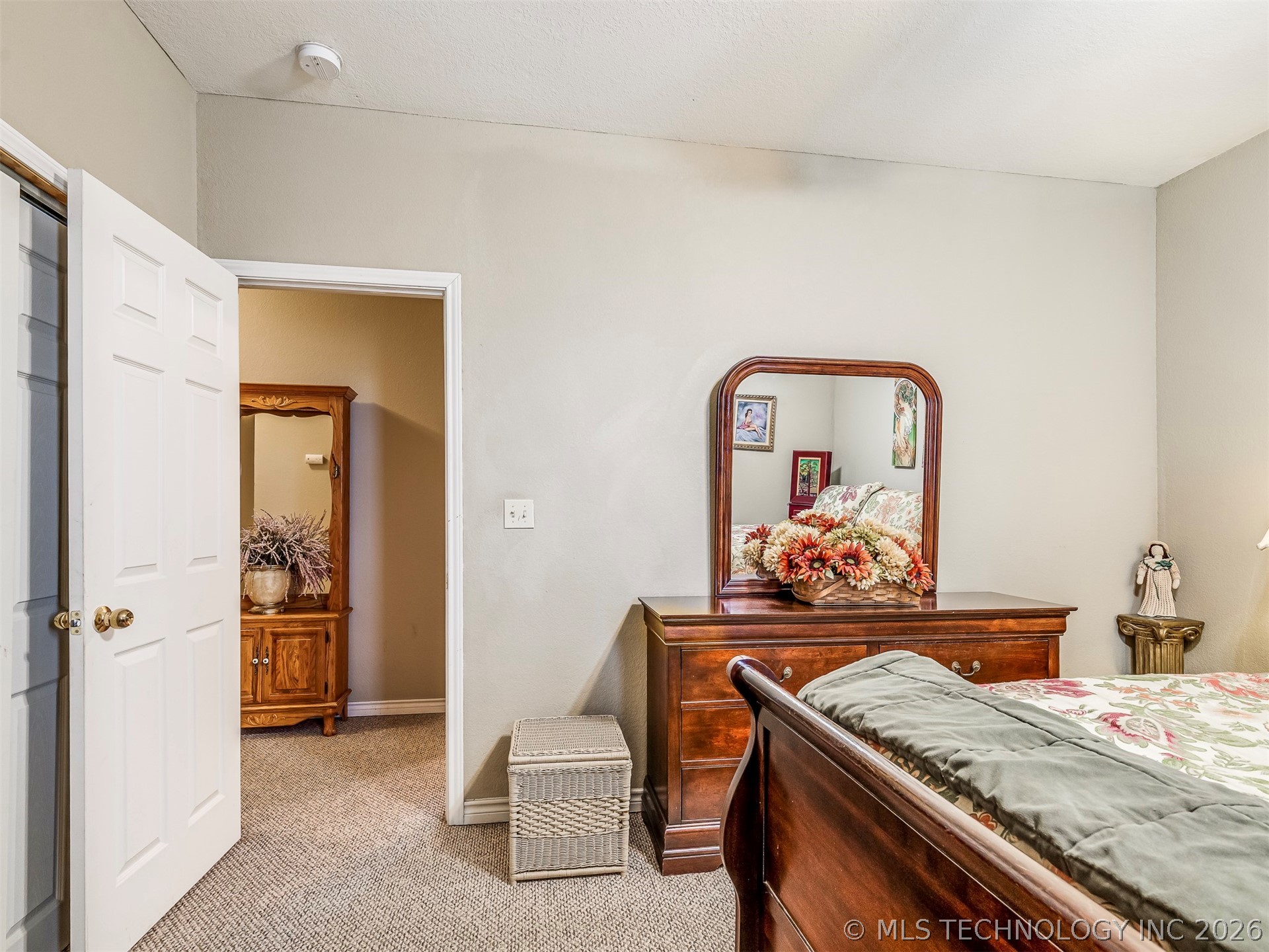 1123 E 9th Street Property Photo 25