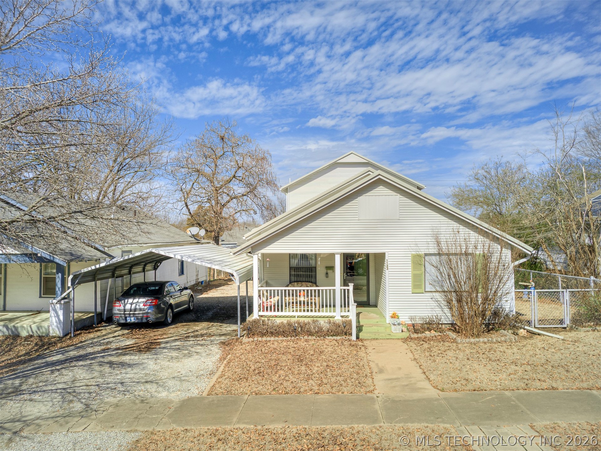 1123 E 9th Street Property Photo 34