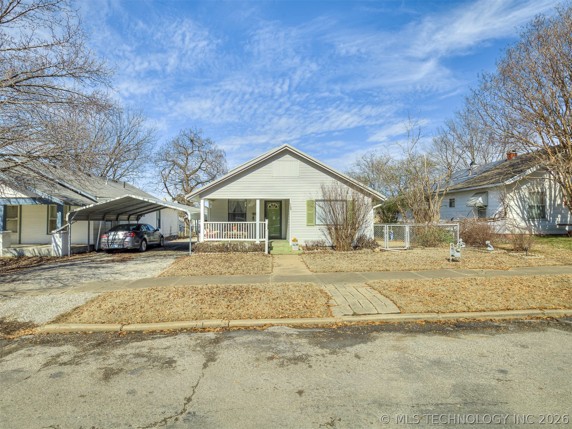 1123 E 9th Street Property Photo 43