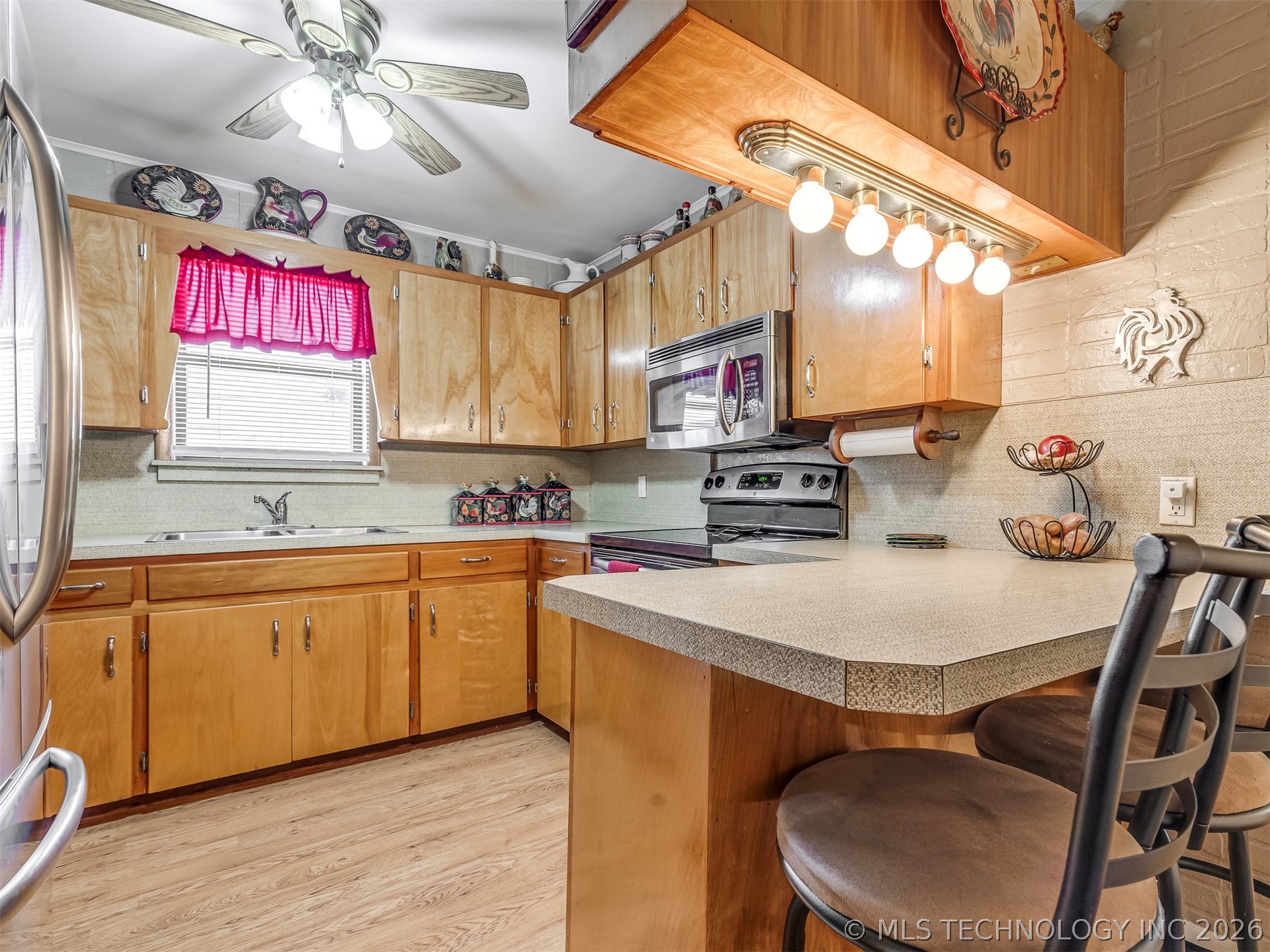 1123 E 9th Street Property Photo 50
