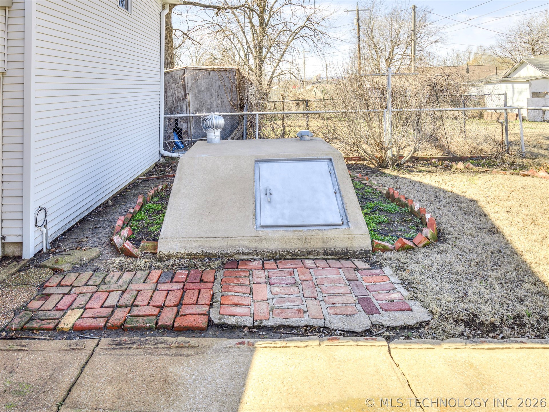 1123 E 9th Street Property Photo 67