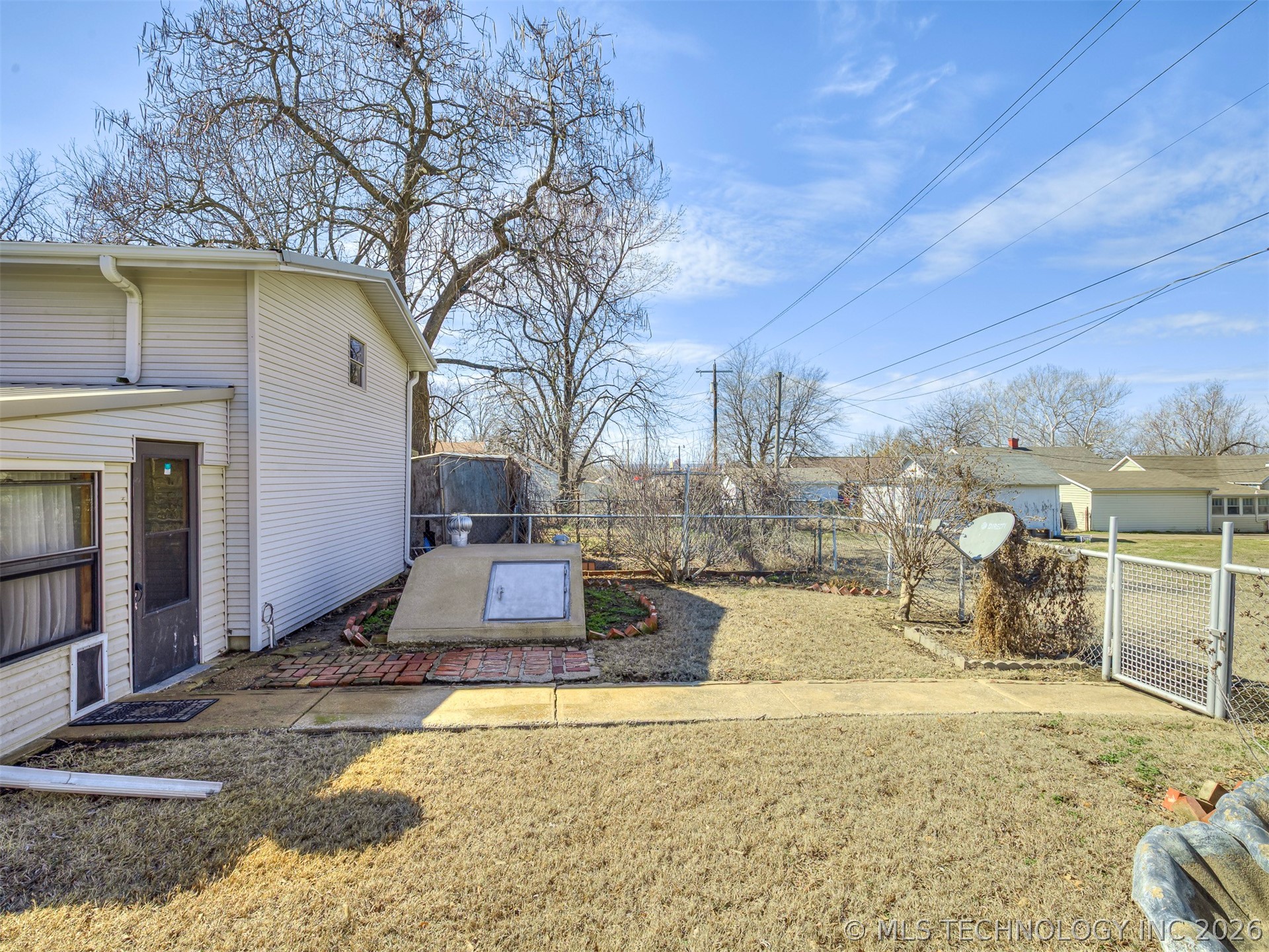 1123 E 9th Street Property Photo 69