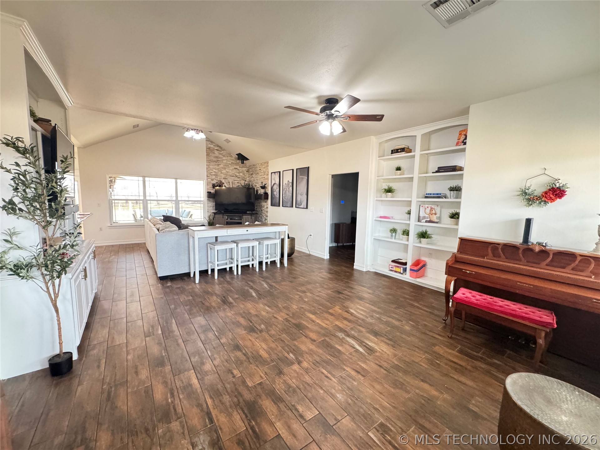 2071 E 53rd Property Photo 2