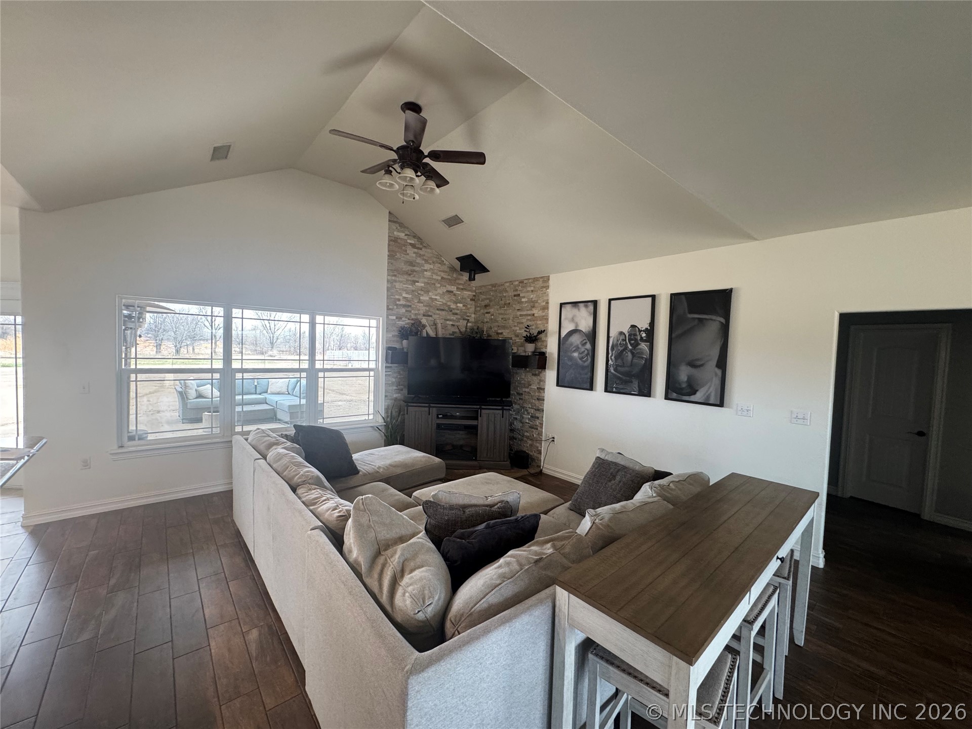 2071 E 53rd Property Photo 6