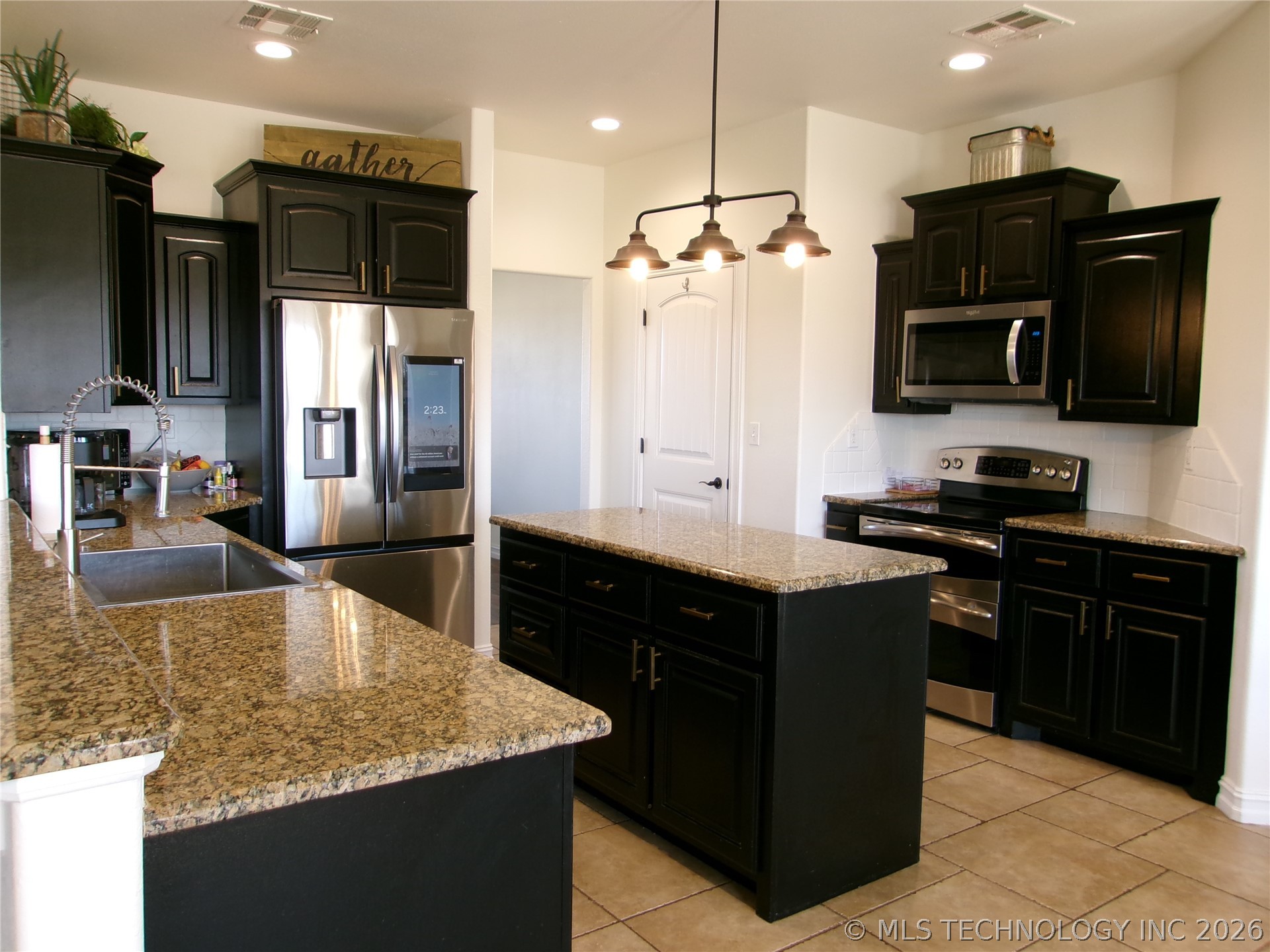 2071 E 53rd Property Photo 10