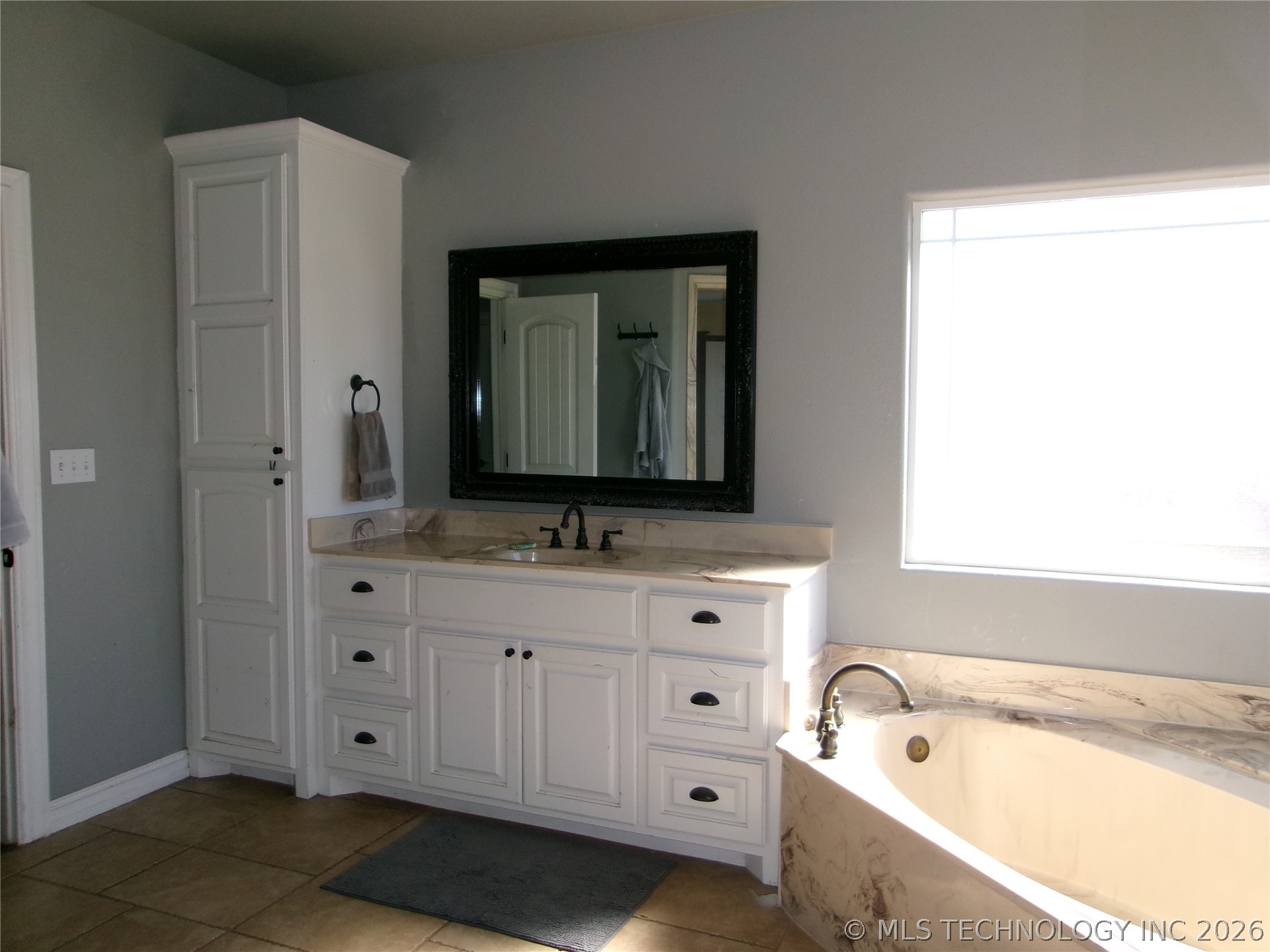 2071 E 53rd Property Photo 16